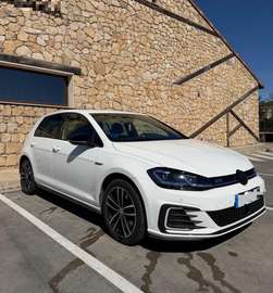 Vendo Volkswagen Golf GTE del 2018, híbrido enchuf