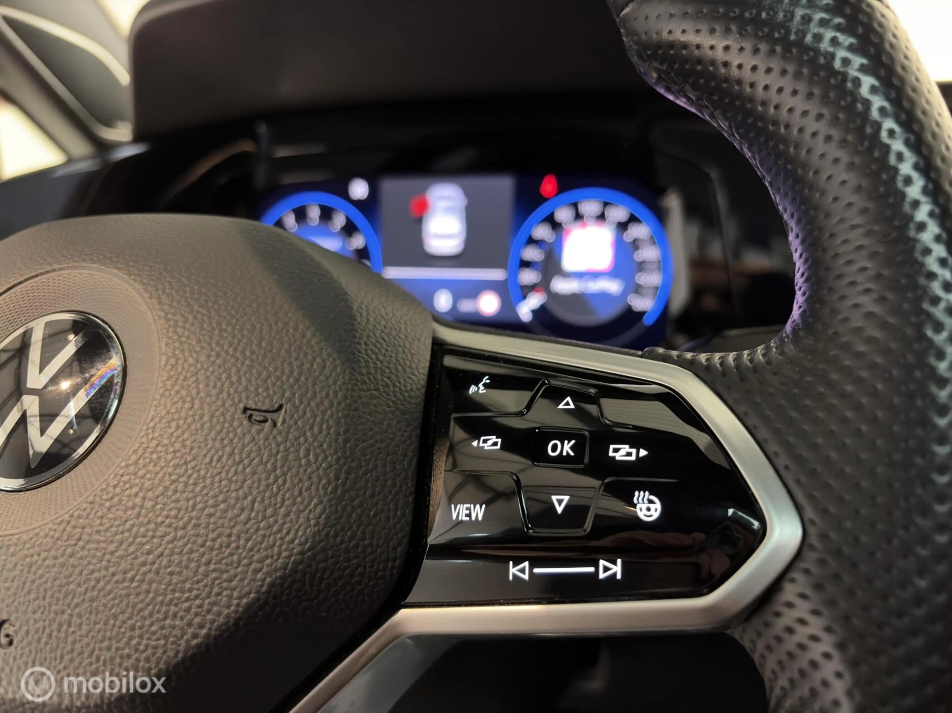 Volkswagen Golf R 1.5 eTSi R-Line / Pano/ Head-up/ Matrix/H&K — photo 13