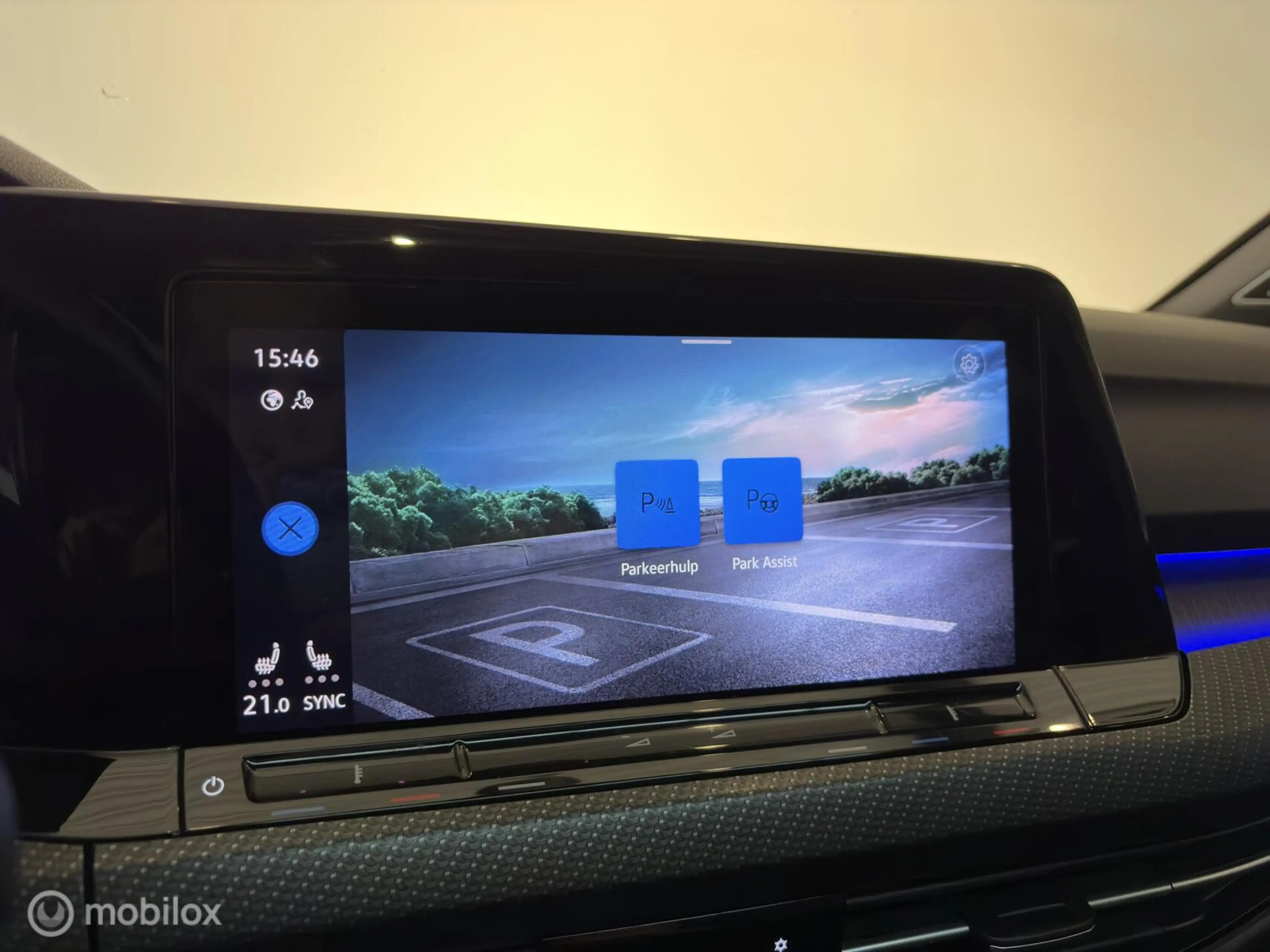 Volkswagen Golf R 1.5 eTSi R-Line / Pano/ Head-up/ Matrix/H&K — photo 14