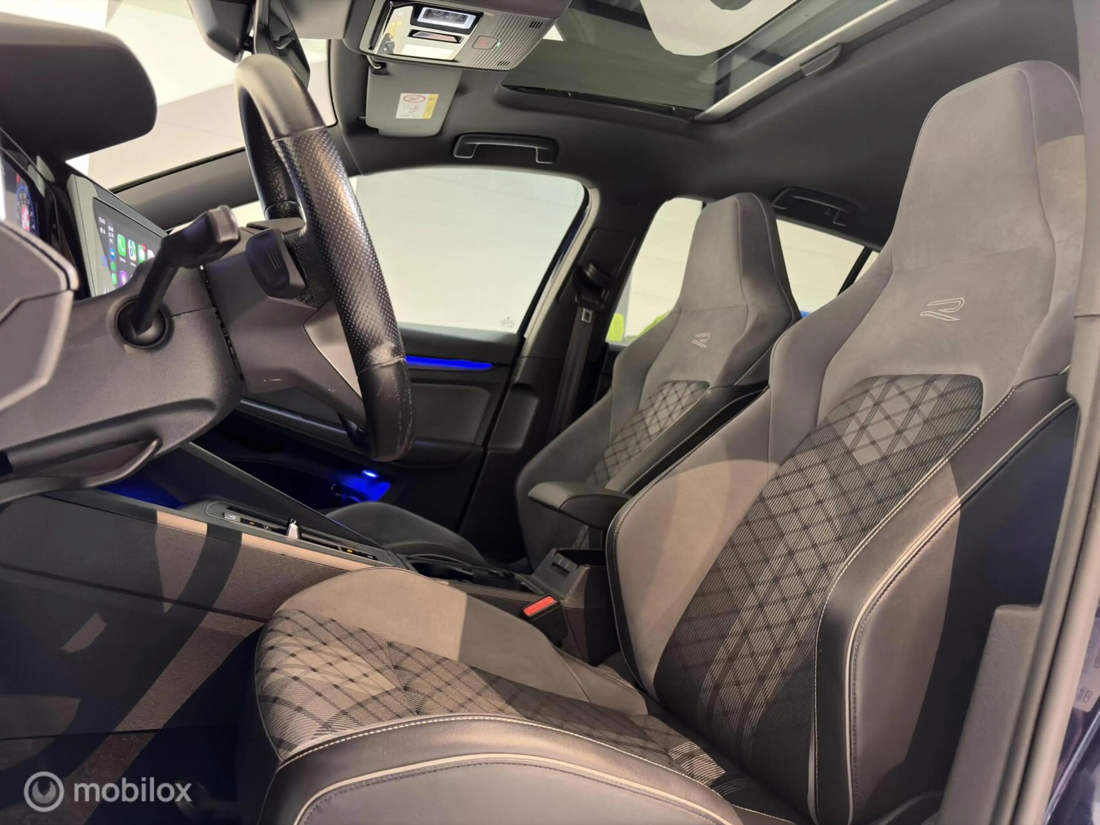 Volkswagen Golf R 1.5 eTSi R-Line / Pano/ Head-up/ Matrix/H&K — photo 3