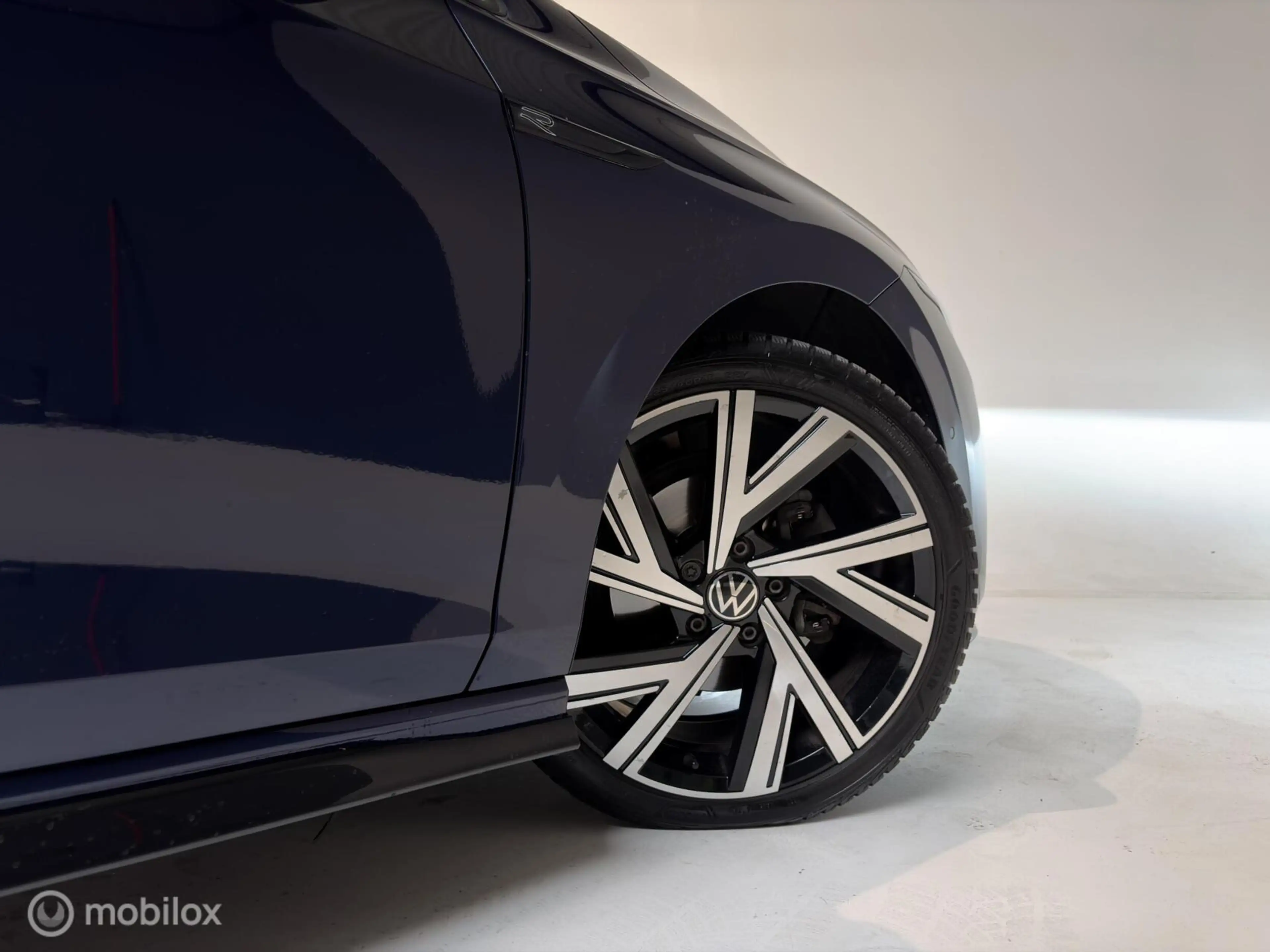 Volkswagen Golf R 1.5 eTSi R-Line / Pano/ Head-up/ Matrix/H&K — photo 9