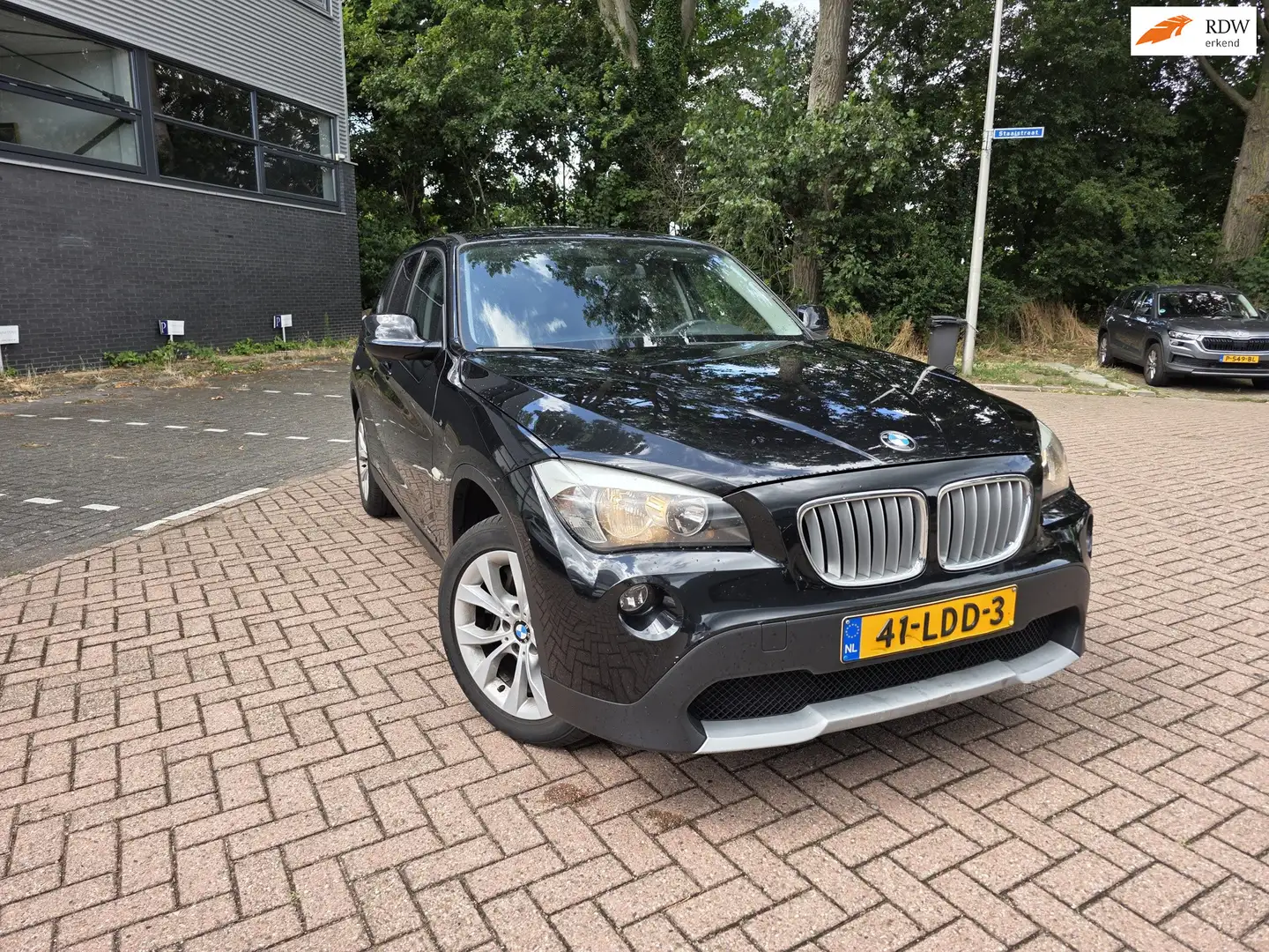 BMW X1 XDrive28i Executive 4WD Automaat Airco Zwart - 1
