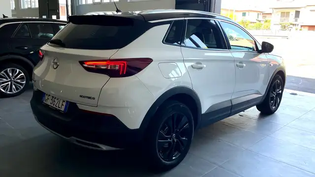 Opel Grandland view 7