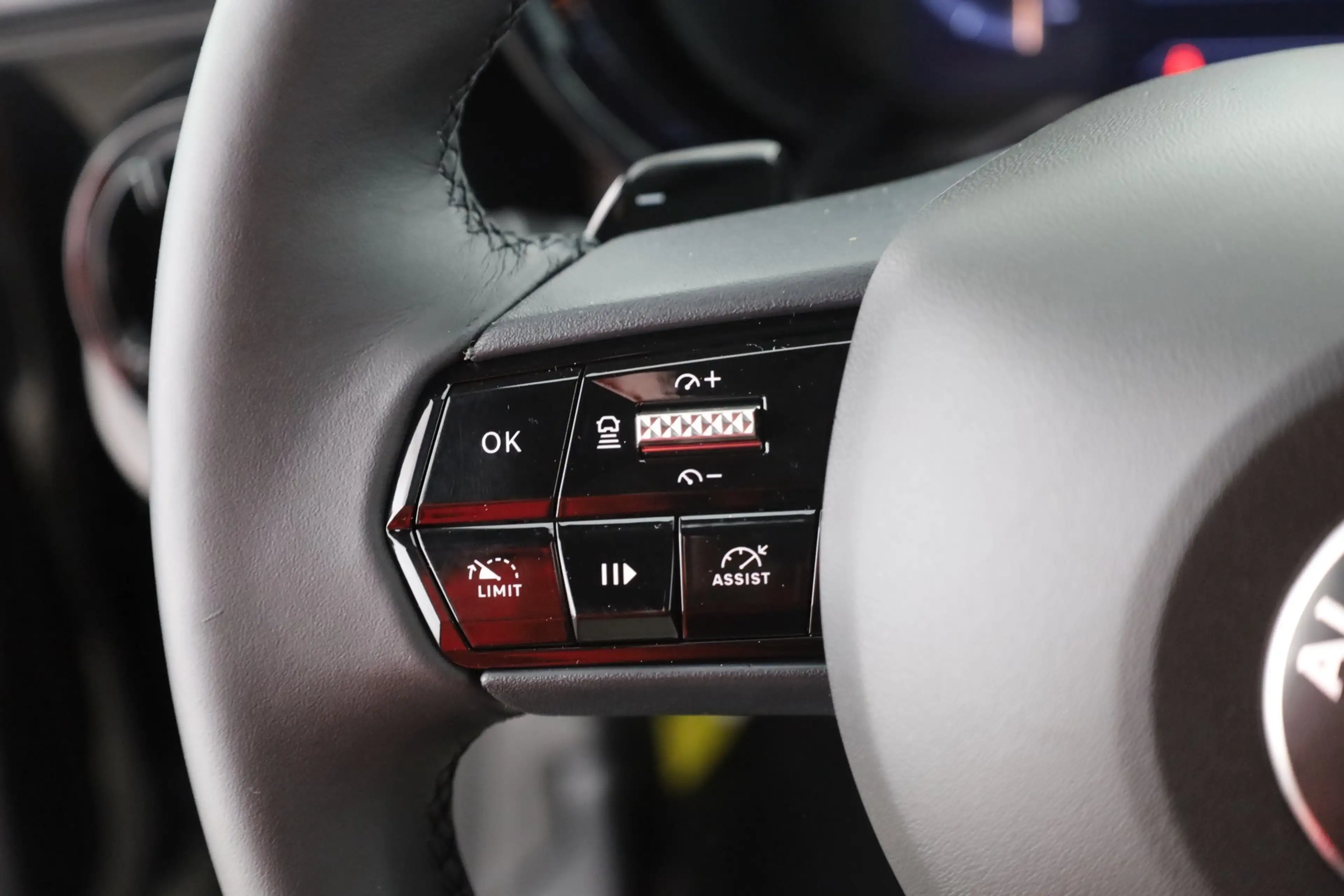 Alfa Romeo Junior Ibrida Speciale 1.2 VGT LED ACC Navi — photo 14