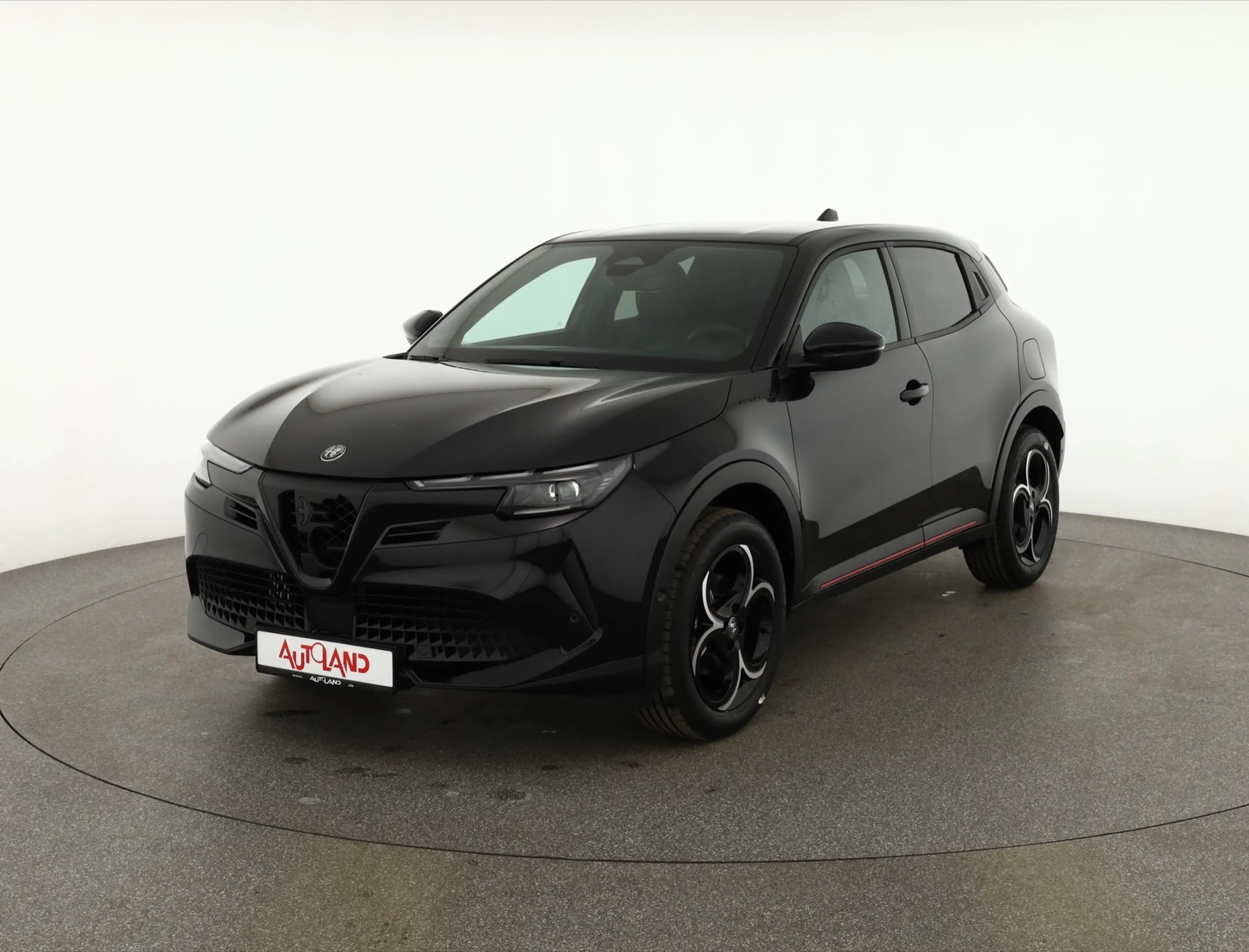 Alfa Romeo Junior Ibrida Speciale 1.2 VGT LED ACC Navi — photo 2