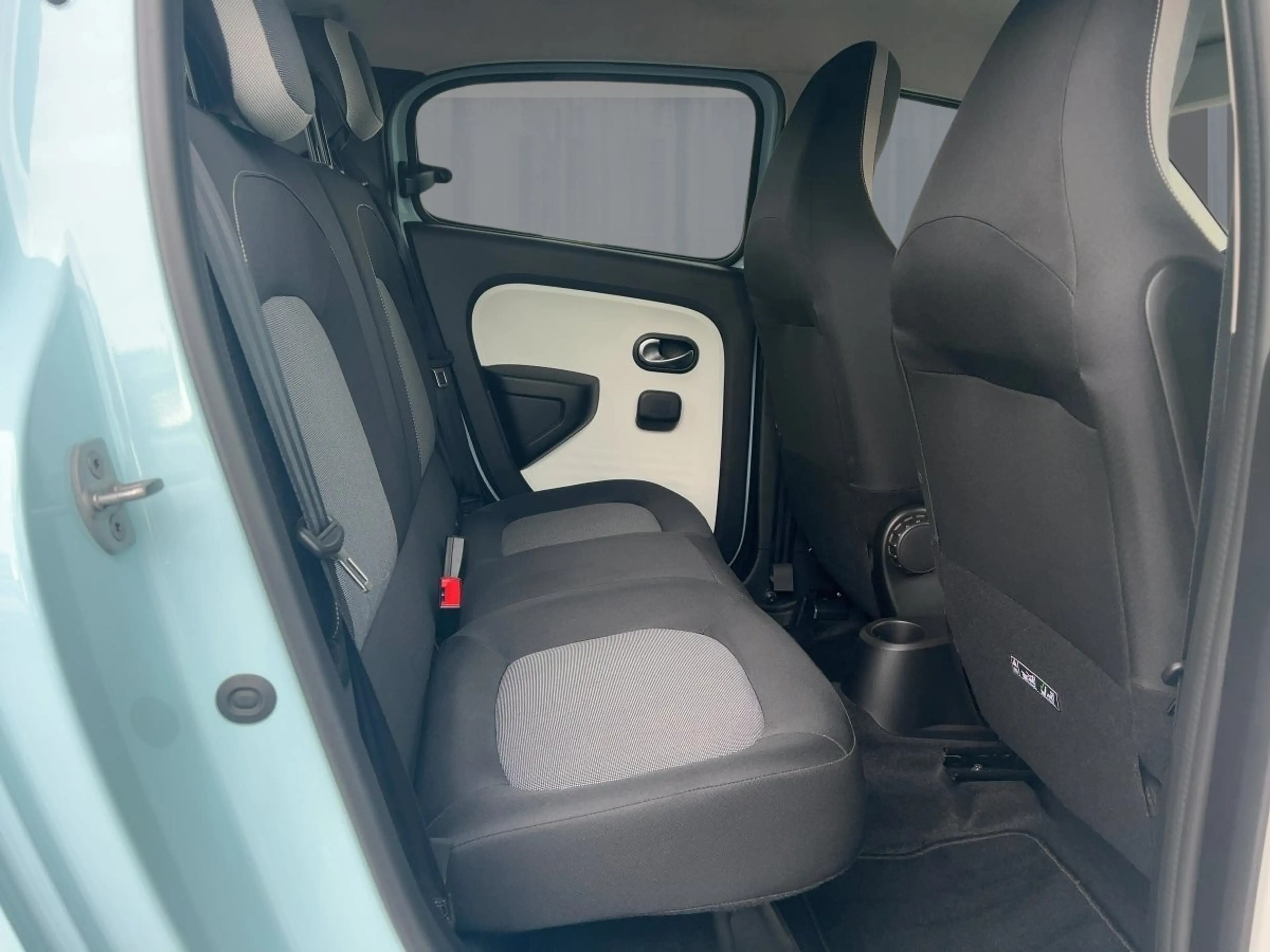 Renault Twingo EQUILIBRE SCe 65 Start & Stop Apple CarPlay — photo 9