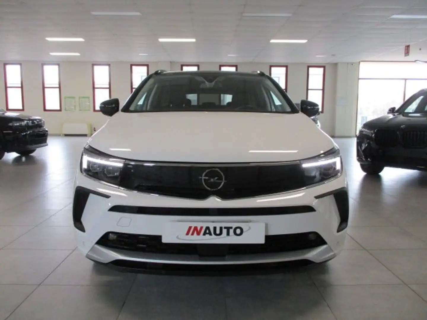 Opel Grandland X Grandland 1.2T Business Elegance 130CV Bianco - 2