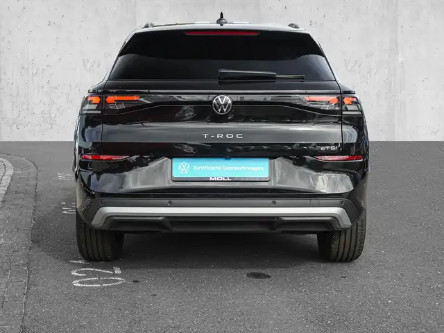 Volkswagen T-Roc view 6