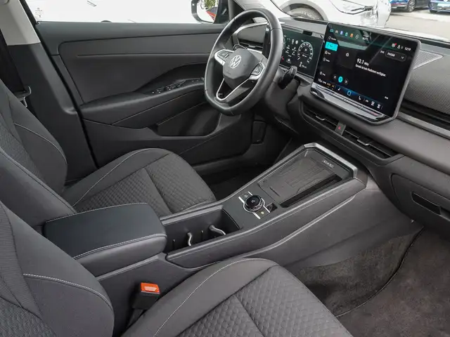 Volkswagen T-Roc view 8