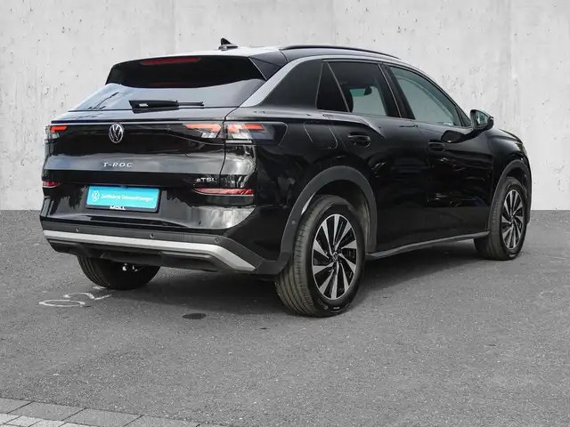 Volkswagen T-Roc view 4