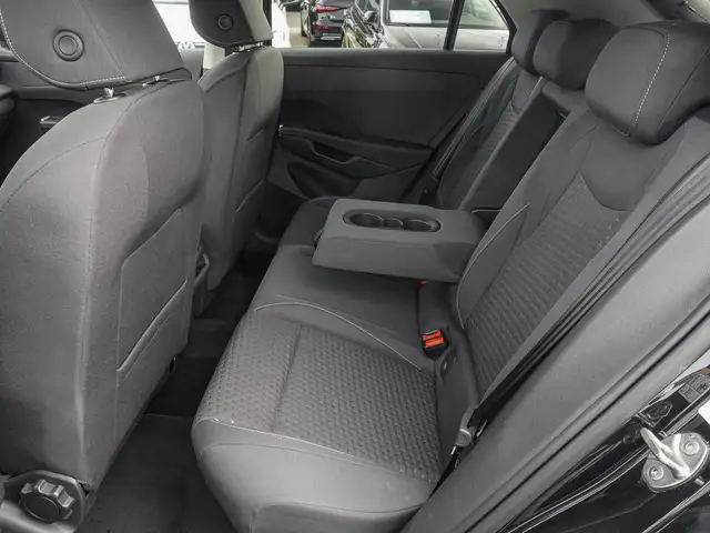 Volkswagen T-Roc view 15