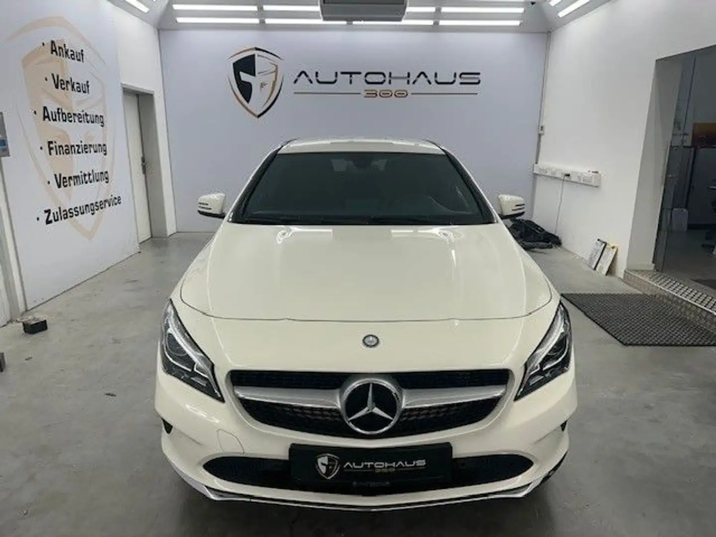 Mercedes-Benz CLA 180 NAVI KLIMA PDC MFL SHZ Wit - 2