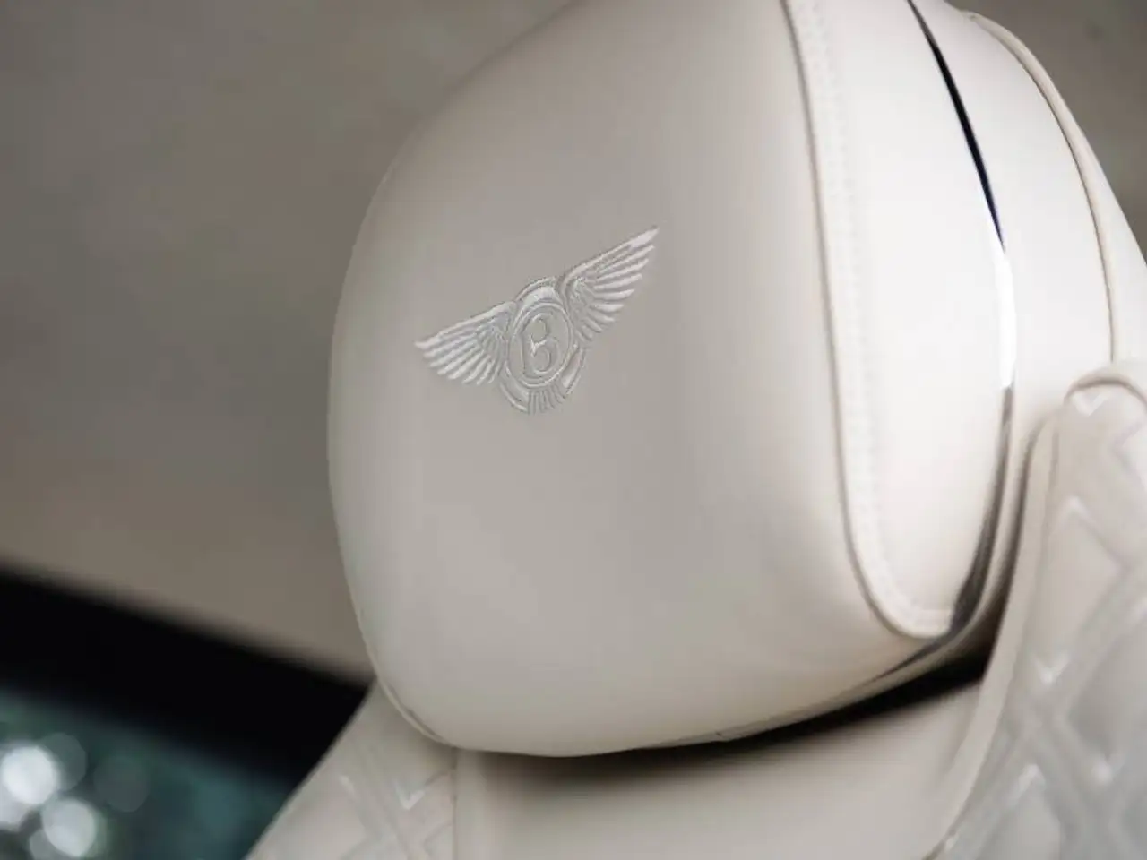 Bentley Continental GT 2022 — фото 13