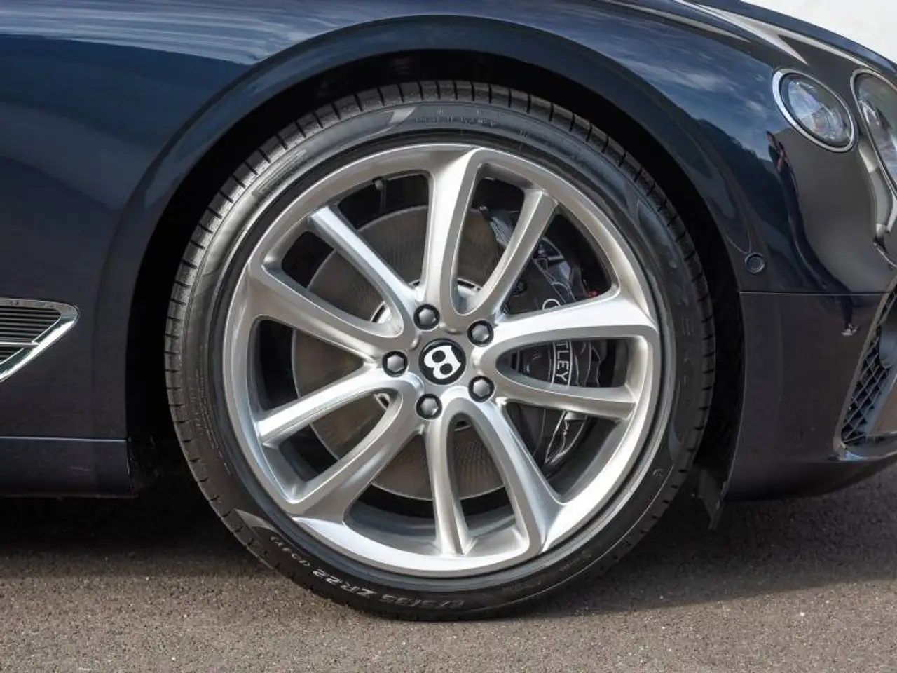 Bentley Continental GT 2022 — фото 10