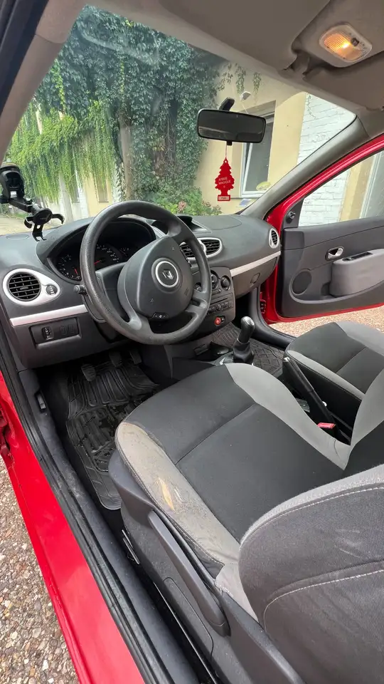 Renault Clio Citadine 3 portes — photo 5