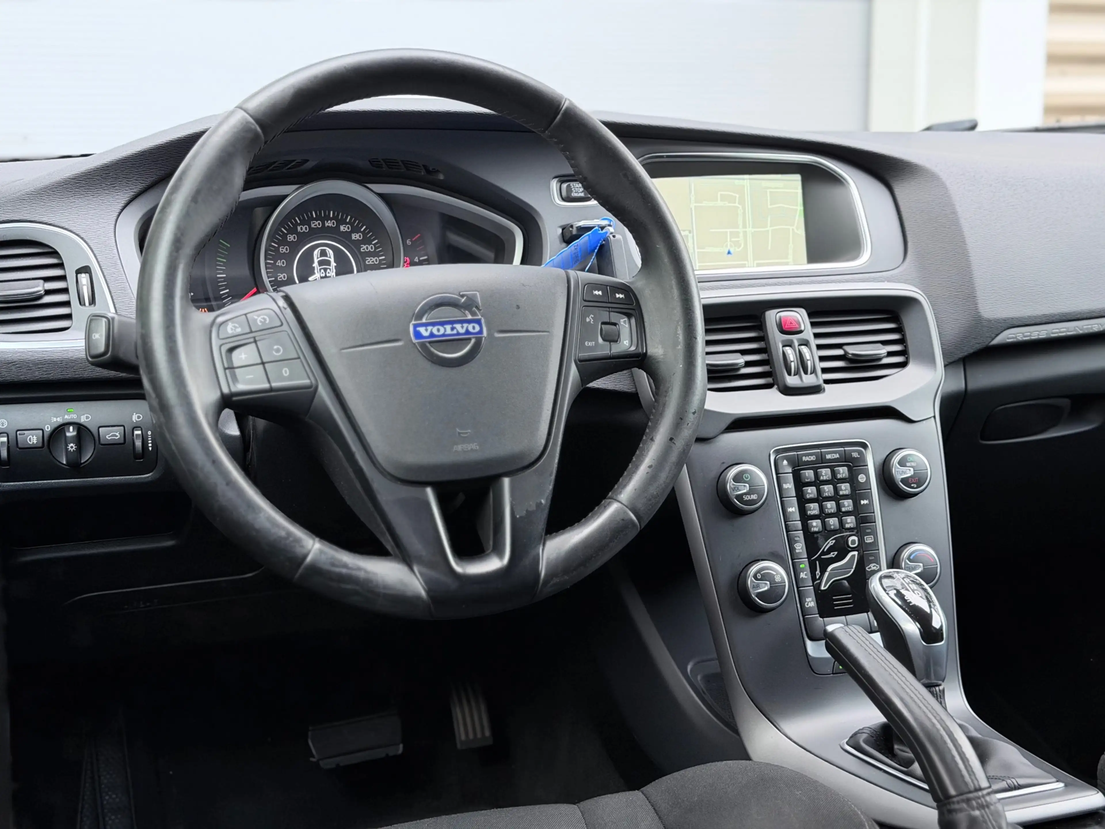 Volvo V40 Cross Country 1.6 D2 Summum Navigatie/Airco — photo 12