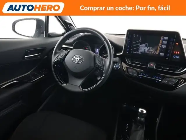 Toyota C-HR view 14