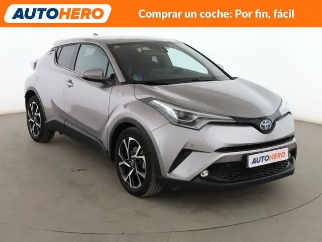 Toyota C-HR view 8