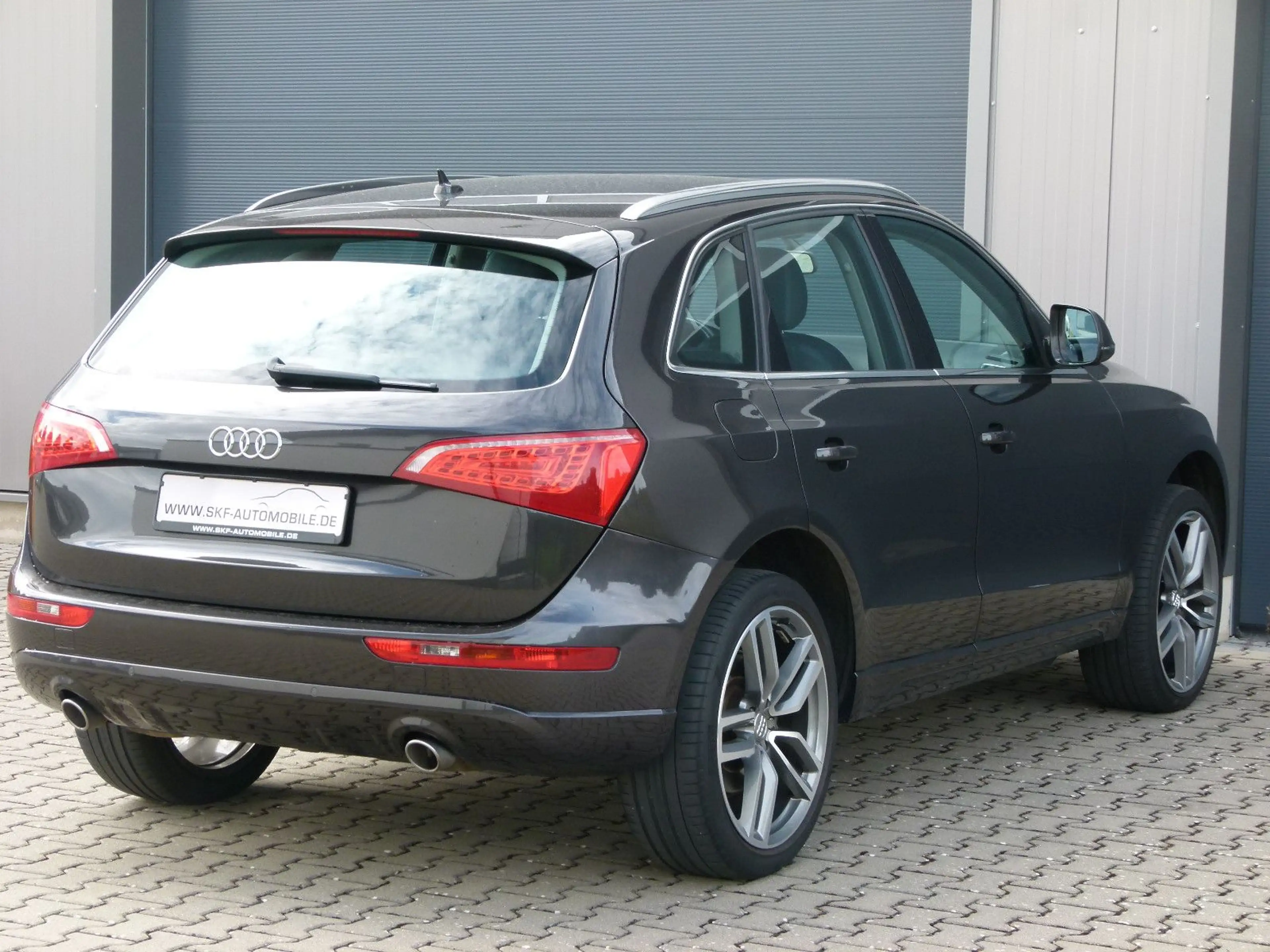 Audi Q5 3.0 TDI 176 kW quattro S-line AHK Navi Xenon — photo 6