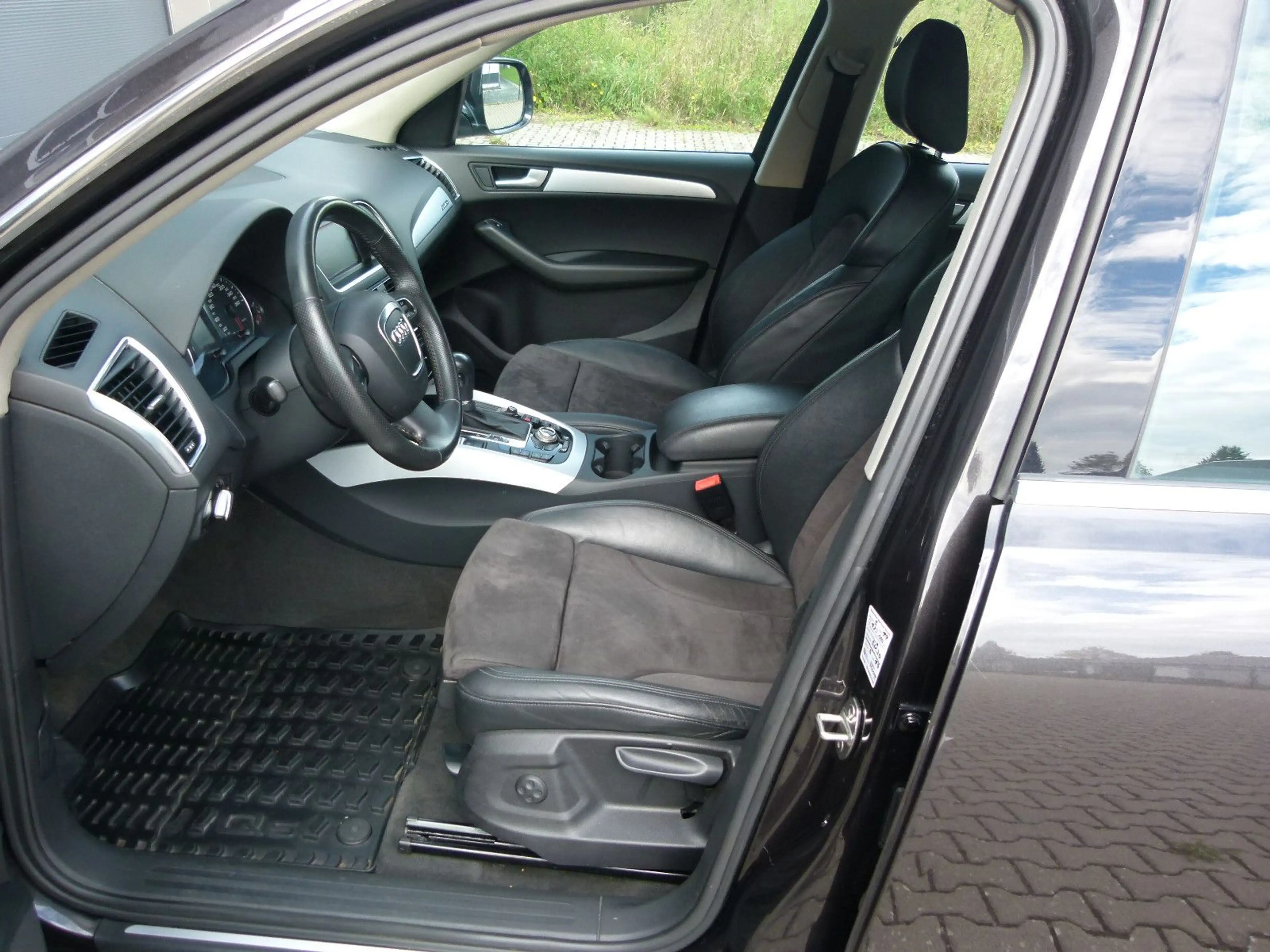 Audi Q5 3.0 TDI 176 kW quattro S-line AHK Navi Xenon — photo 8