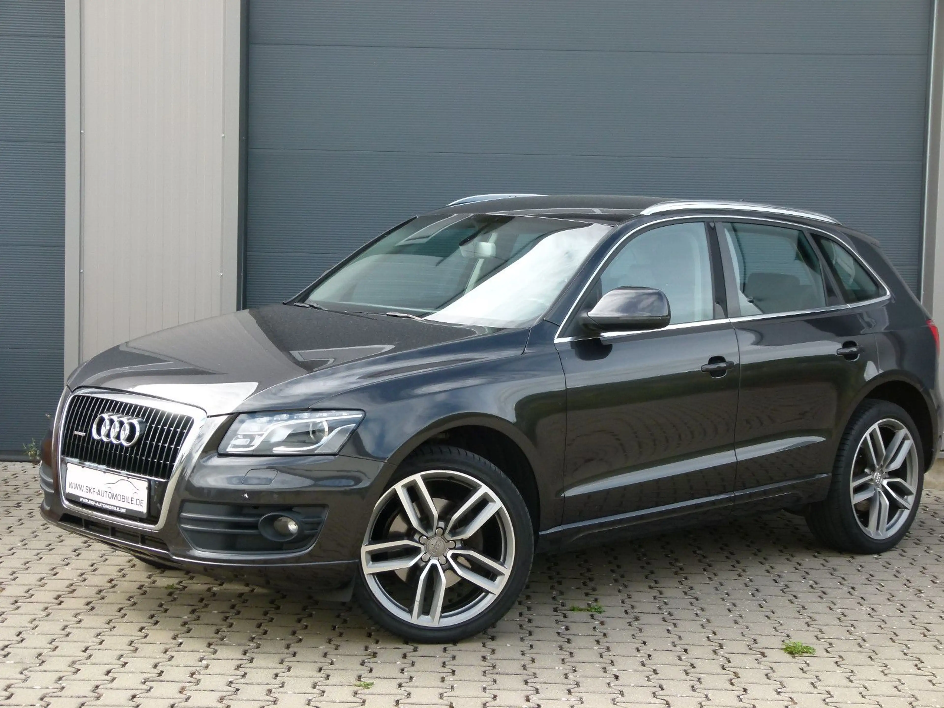 Audi Q5 3.0 TDI 176 kW quattro S-line AHK Navi Xenon