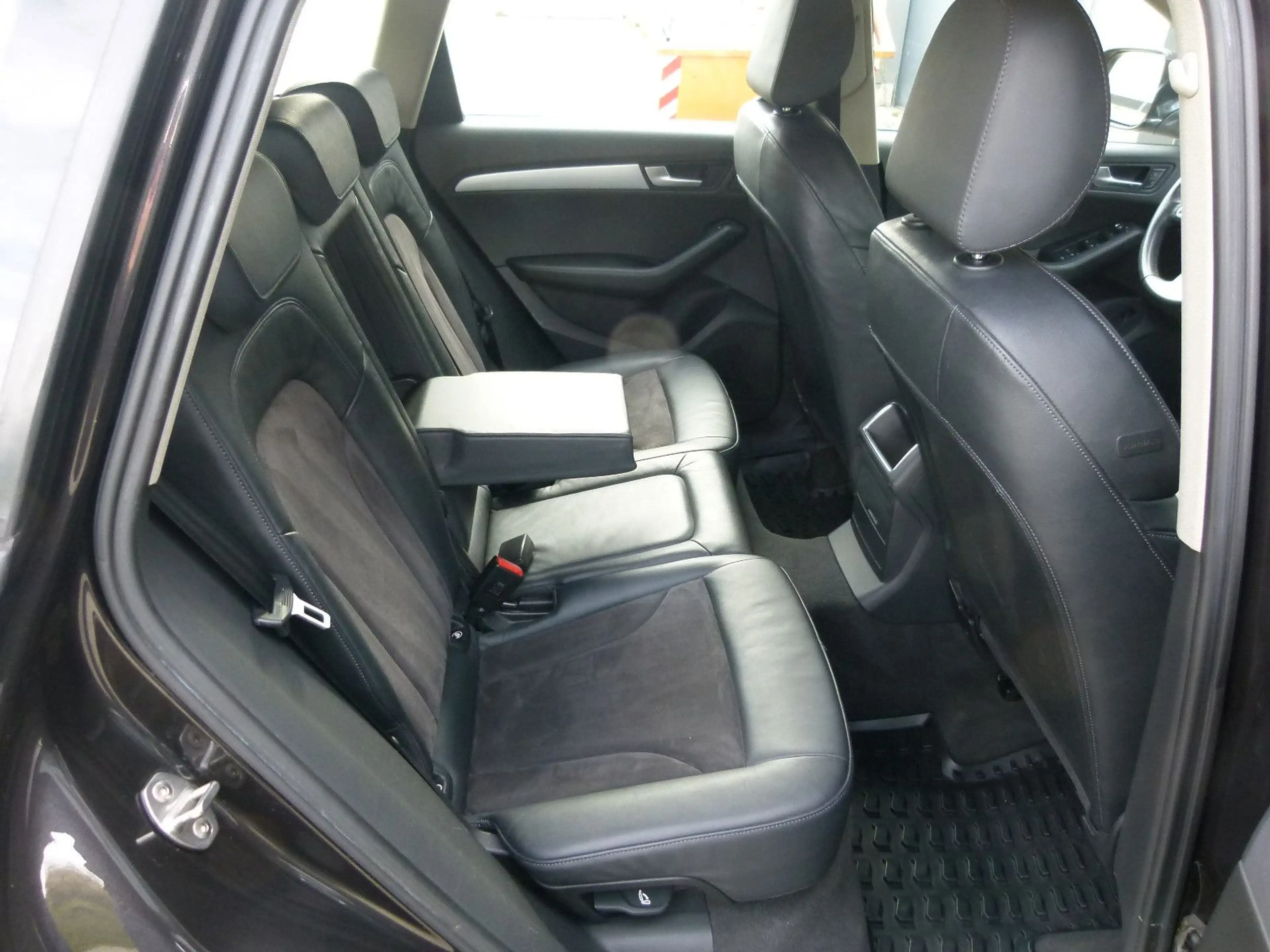 Audi Q5 3.0 TDI 176 kW quattro S-line AHK Navi Xenon — photo 14