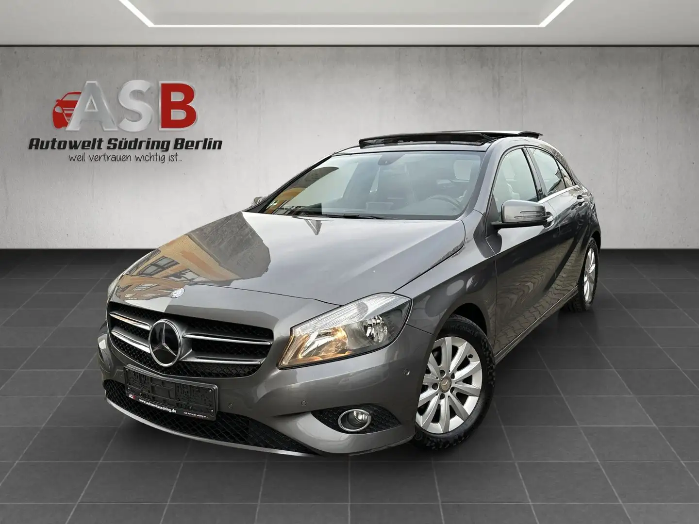 Mercedes-Benz A 180 d Blueefficiency Klima*Panoramadach*PDC*Alu Grau - 1