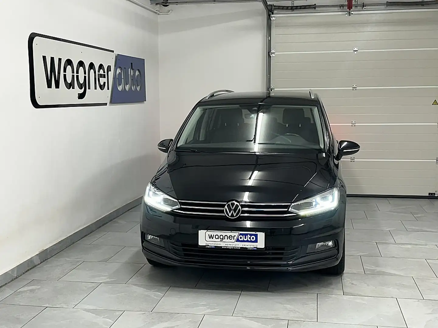 Volkswagen Touran Comfortline 2,0 TDI. LED ACC/Navi/RFK/AHK/ErgoS... Schwarz - 1