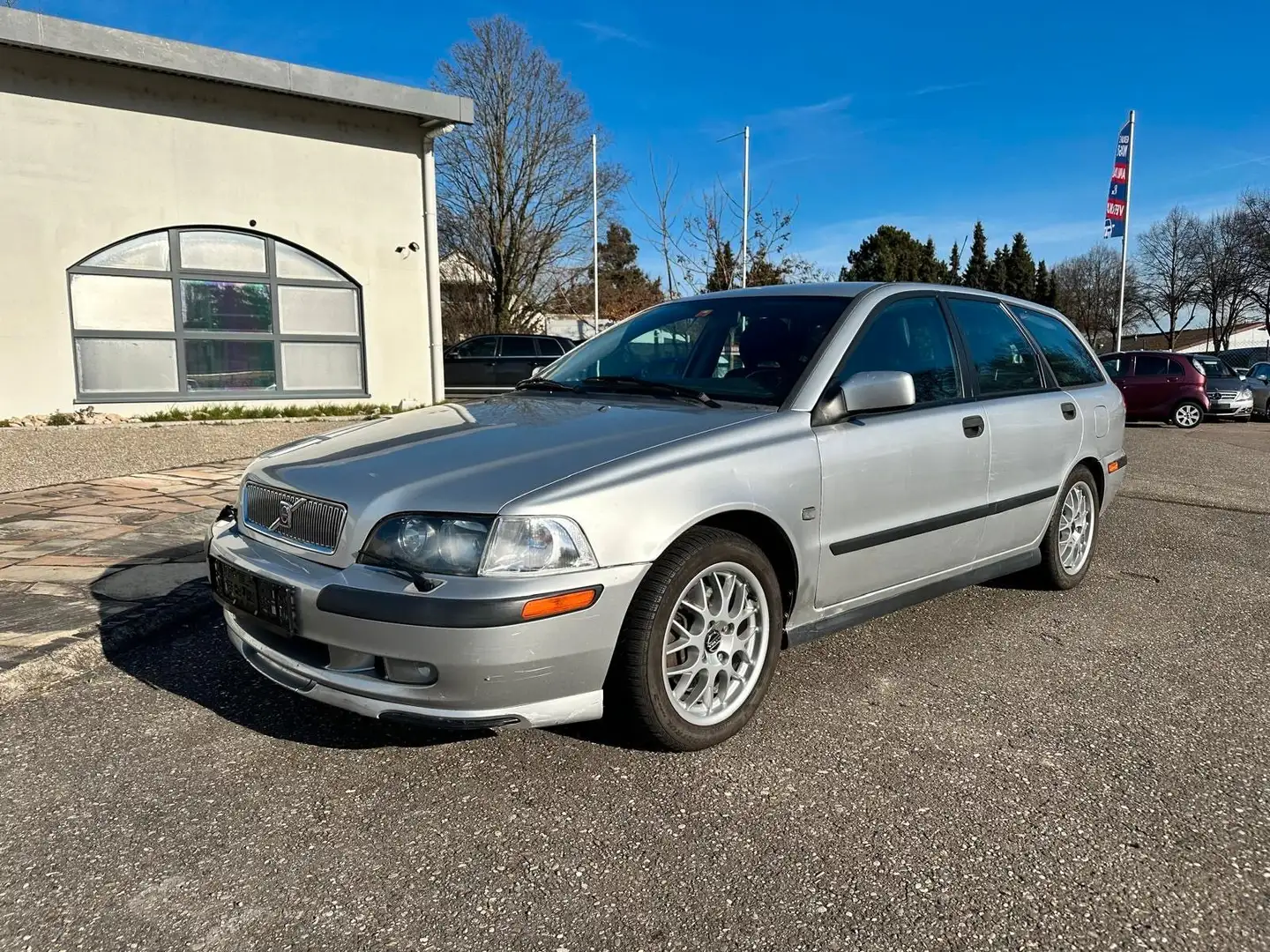 Volvo V40 2.0T T4 Sport 200PS Turbo Klima TÜV NEU Silber - 1