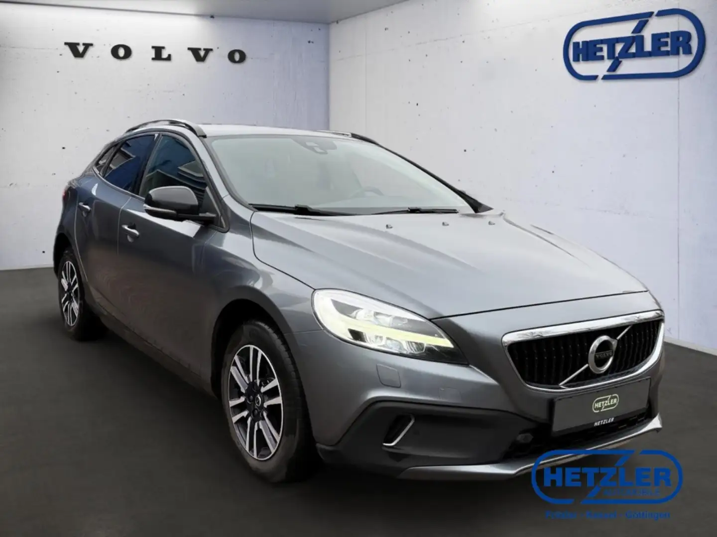 Volvo V40 Cross Country Momentum Panorama Navi Memory Sitze Grau - 2
