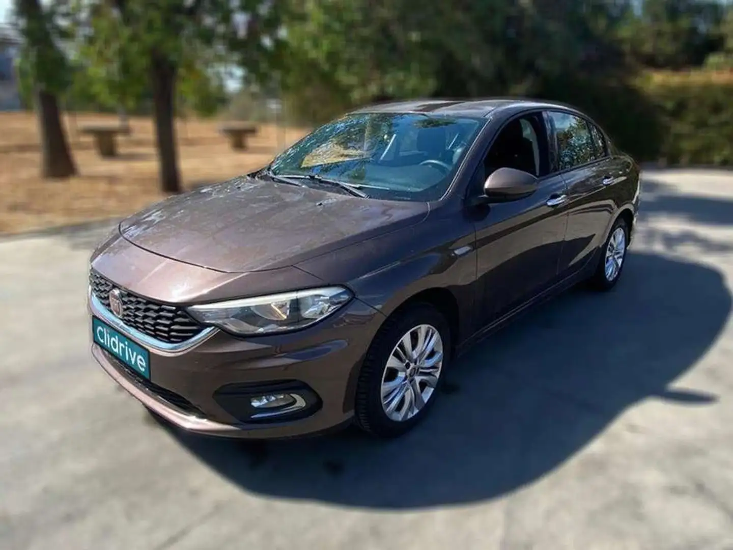 Fiat Tipo Sedán 1.3 Multijet II Easy Marrón - 2