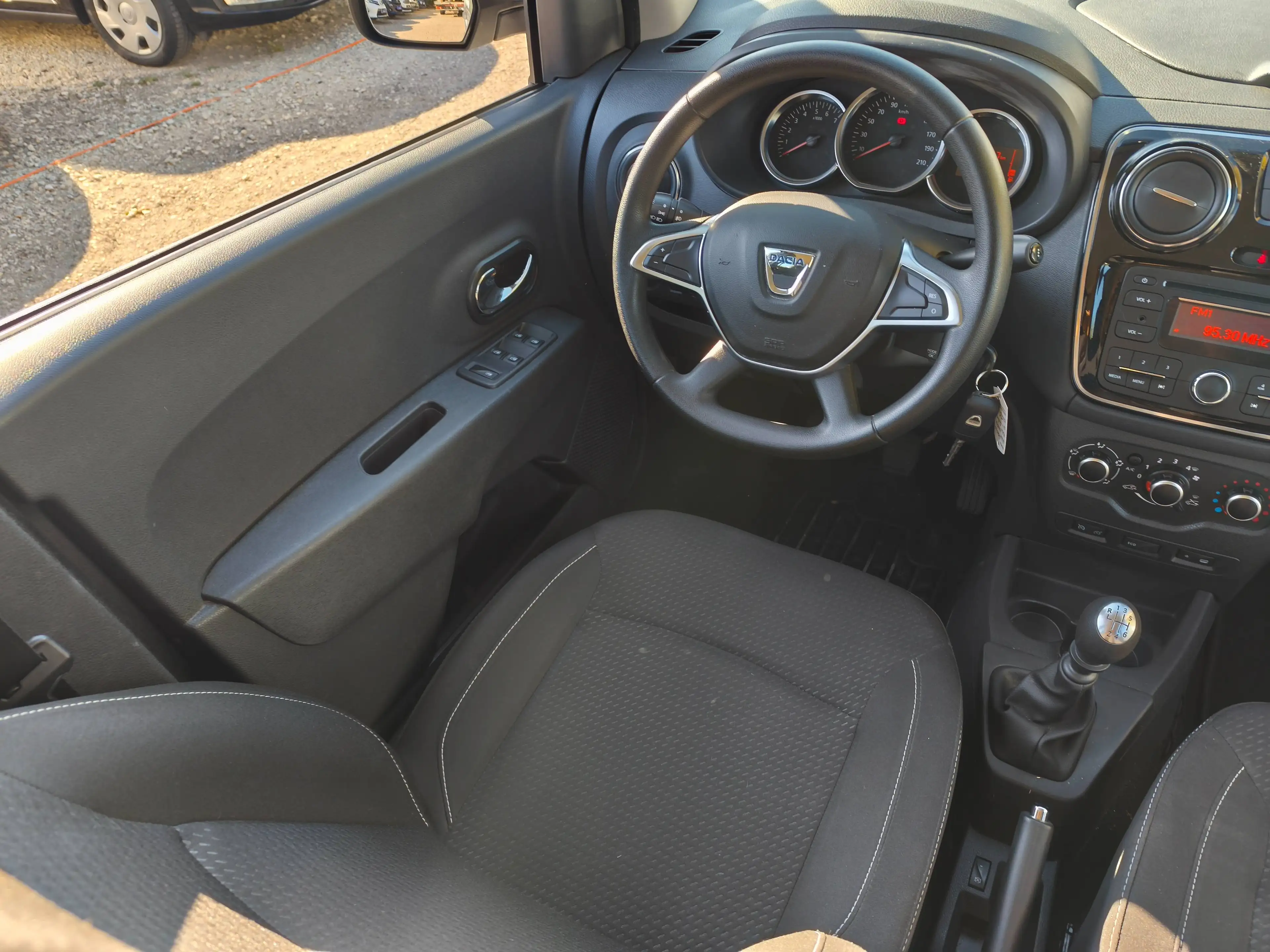 Dacia Lodgy Comfort*GARANTIE*7-SITZER*SERVICE-NEU* — photo 7