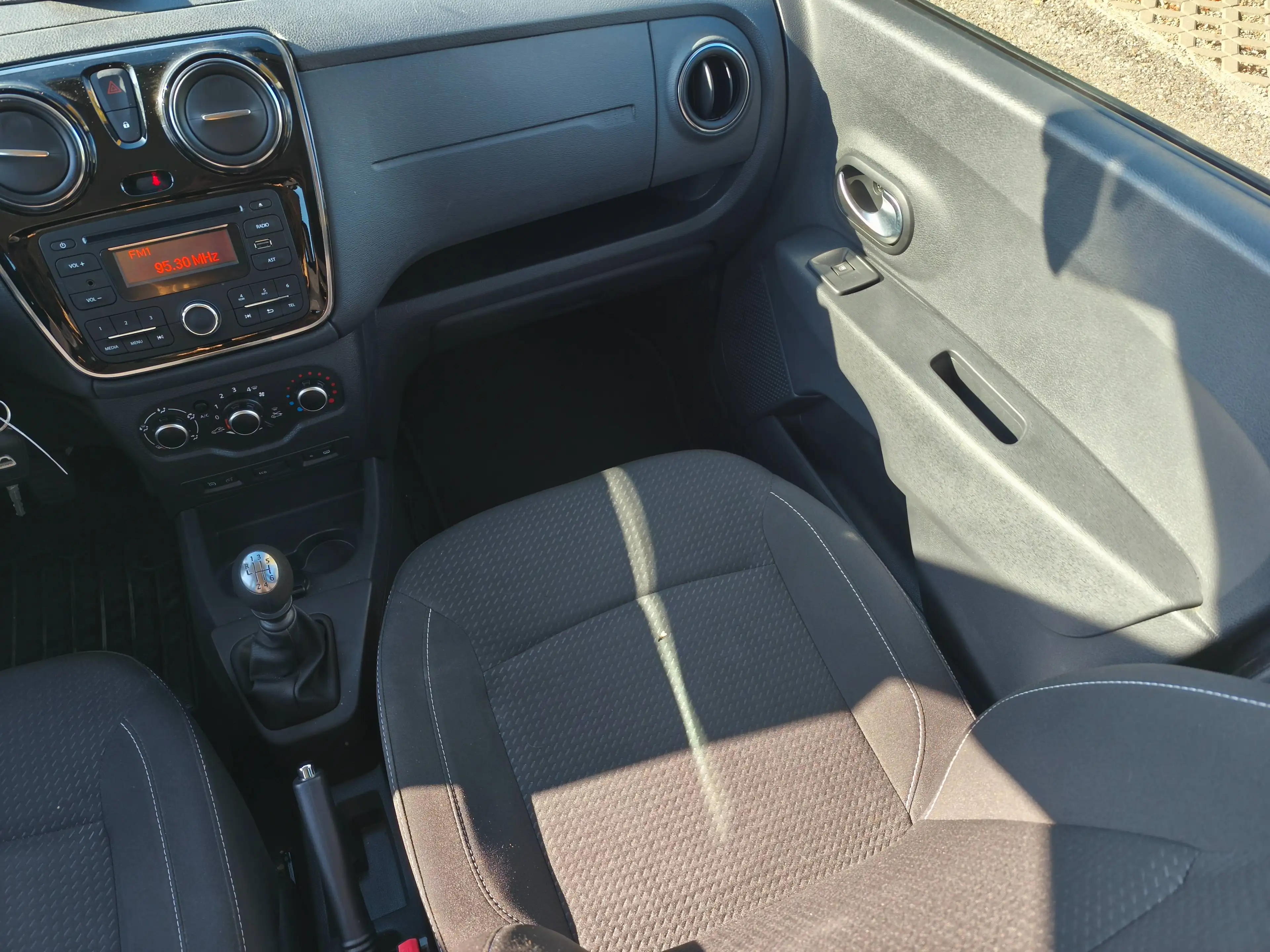 Dacia Lodgy Comfort*GARANTIE*7-SITZER*SERVICE-NEU* — photo 10