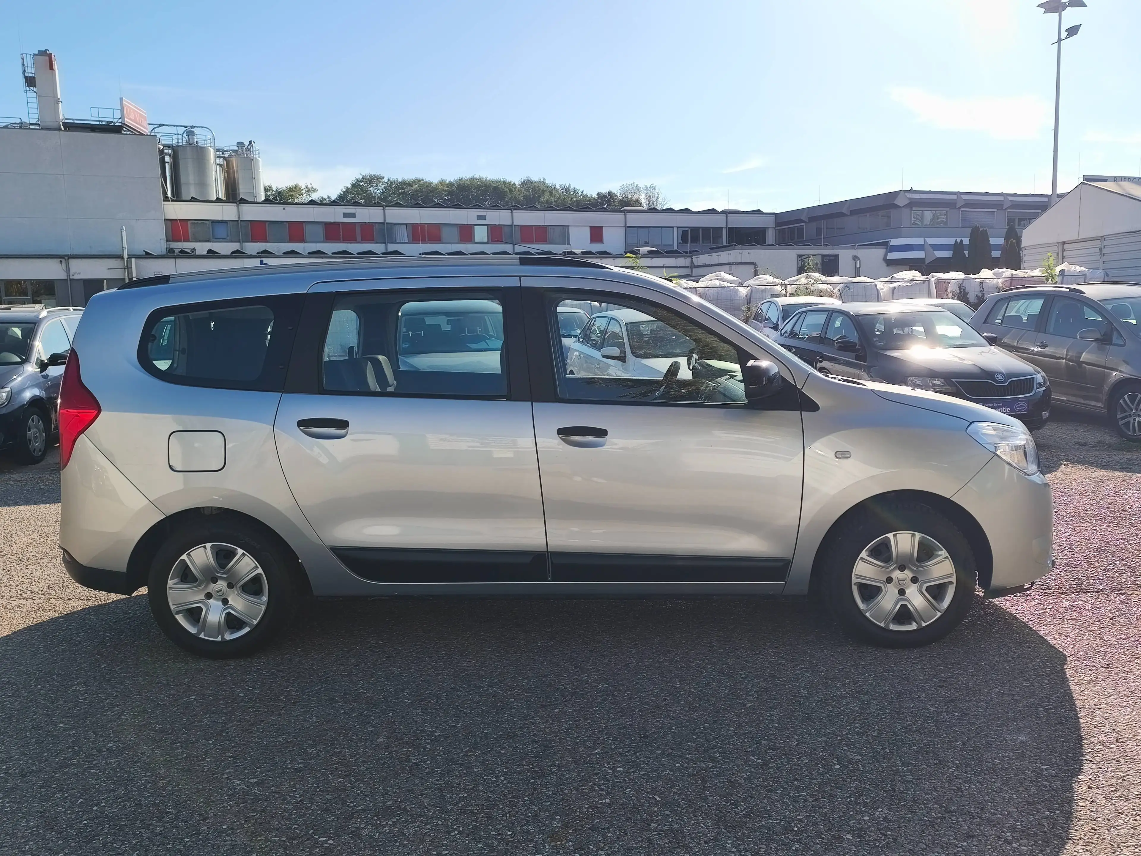 Dacia Lodgy Comfort*GARANTIE*7-SITZER*SERVICE-NEU* — photo 4