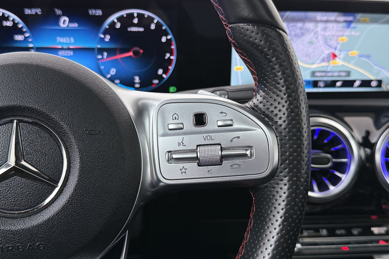 Mercedes-Benz A 180 AMG Night-Pack Pano-Dak 18'LMV Carplay Sfeerverlic — photo 18