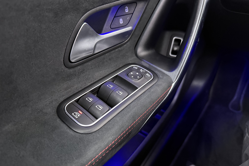 Mercedes-Benz A 180 AMG Night-Pack Pano-Dak 18'LMV Carplay Sfeerverlic — photo 15