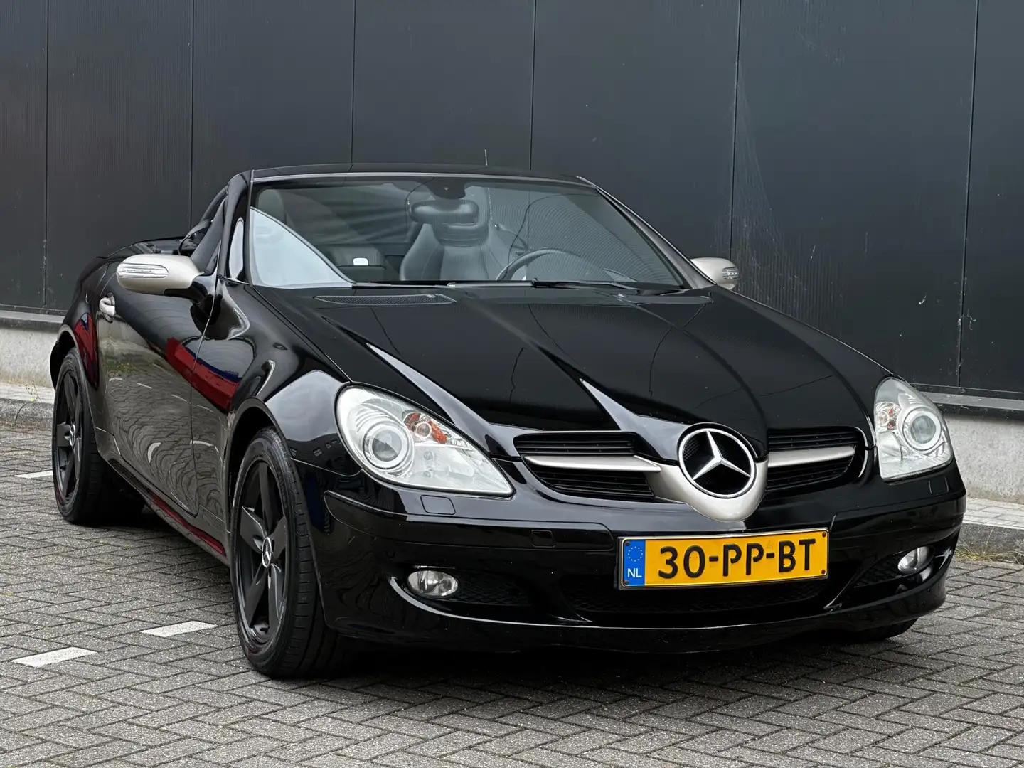 Mercedes-Benz SLK 200 Kompressor CABRIO HARDTOP AUTOMAAT LEDER/NAVI/CRUI Zwart - 2