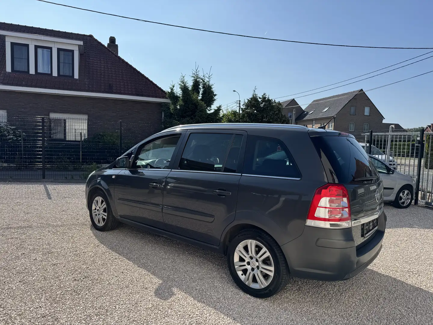 Opel Zafira 1.6 Benzine /  7 Zitplaatsen - 2