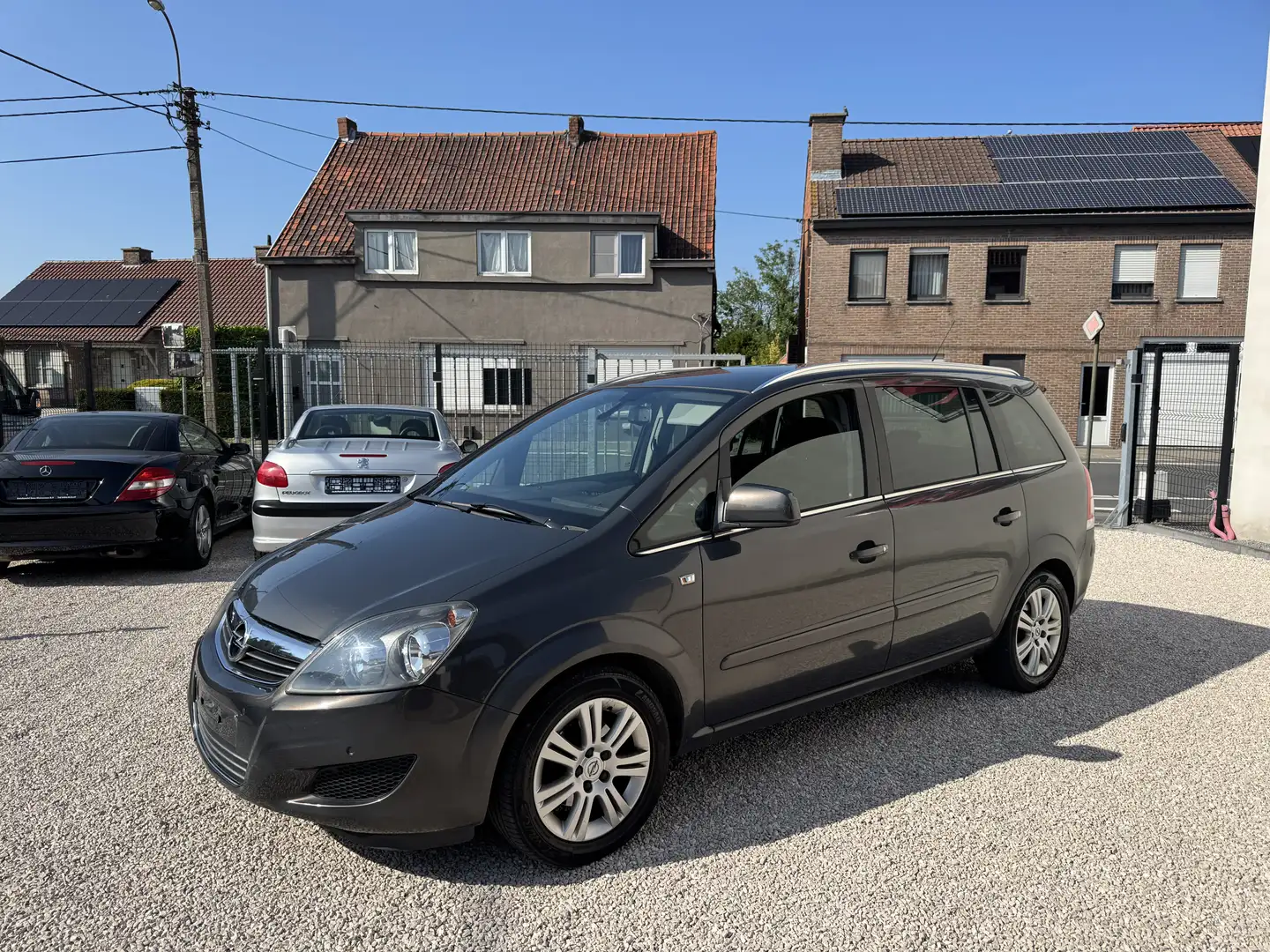 Opel Zafira 1.6 Benzine /  7 Zitplaatsen - 1