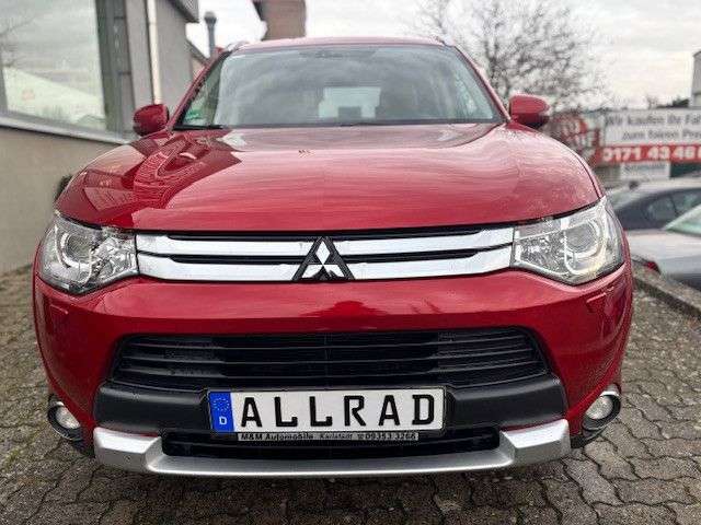 Mitsubishi Outlander 2.2 DI-D 4WD *7-Sitzer+AHK+R-CAM+GSHD*
