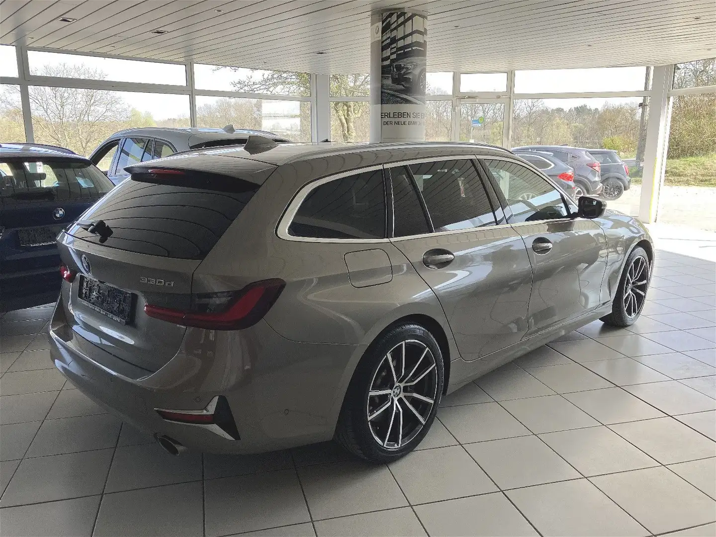 BMW 330 dA/1Hd/Unfallfrei/HiFi/DAB/LivePRO/Apple Grau - 2