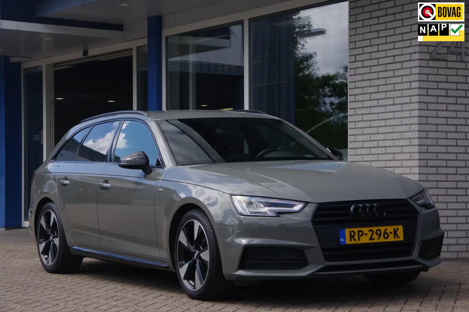 Audi A4 Avant 1.4 TFSI Sport S line black edition Trekhaak Grijs - 1