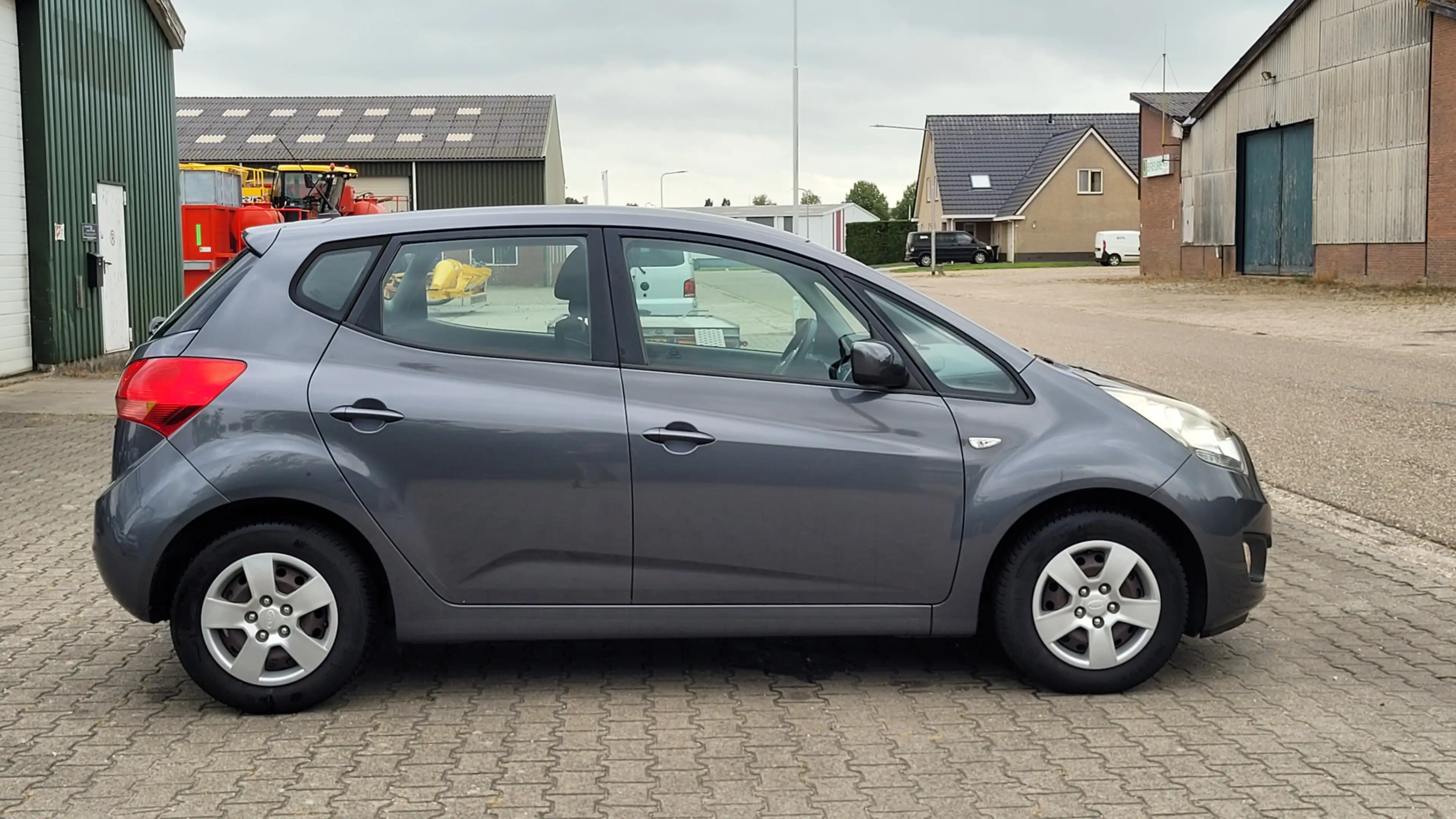 Kia Venga 1.4 CVVT Seven Camera Navi Cruise — photo 10