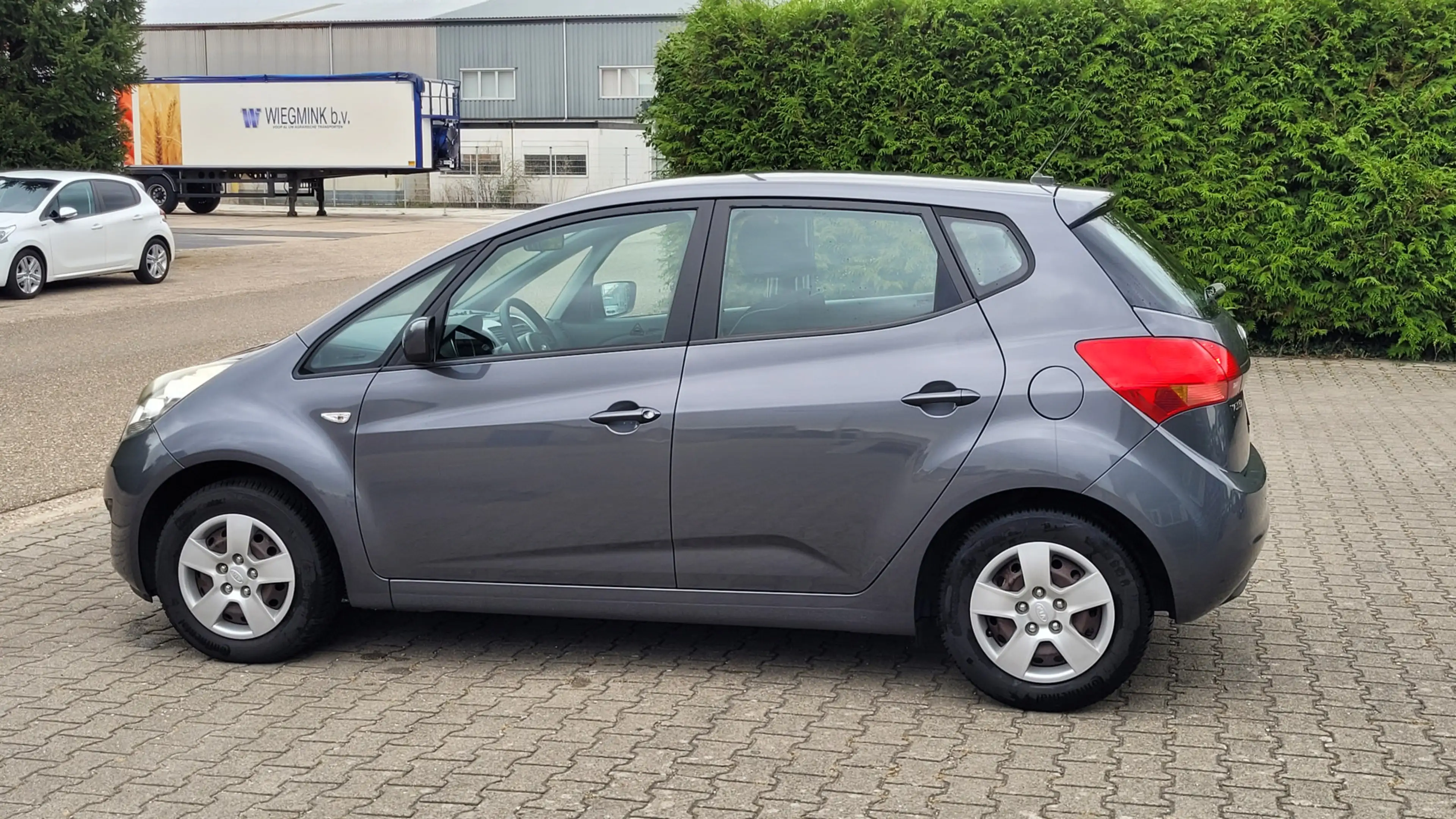 Kia Venga 1.4 CVVT Seven Camera Navi Cruise — photo 6
