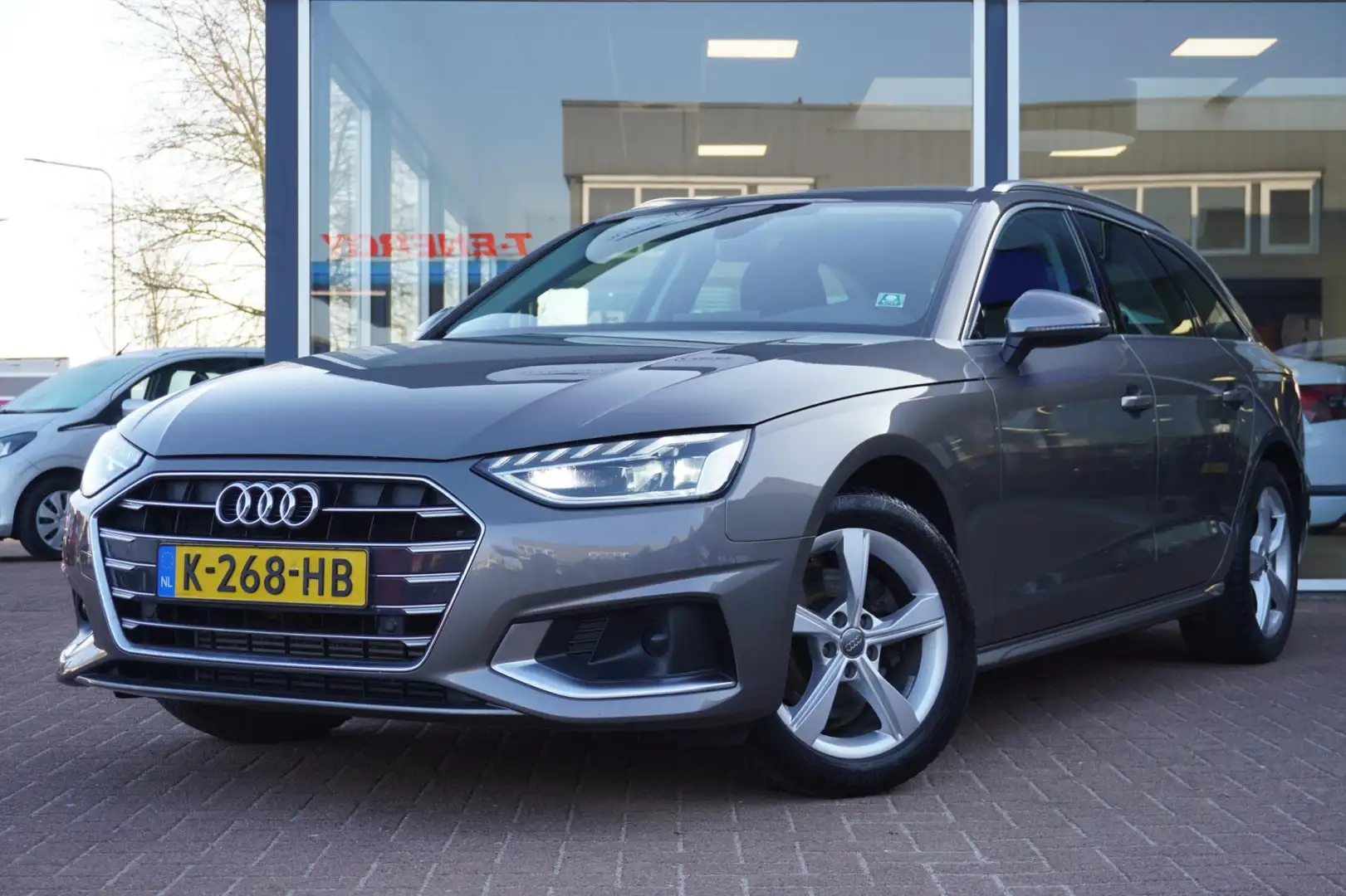 Audi A4 Avant 35 TFSI Business Edition | Automaat | Airco Grijs - 1