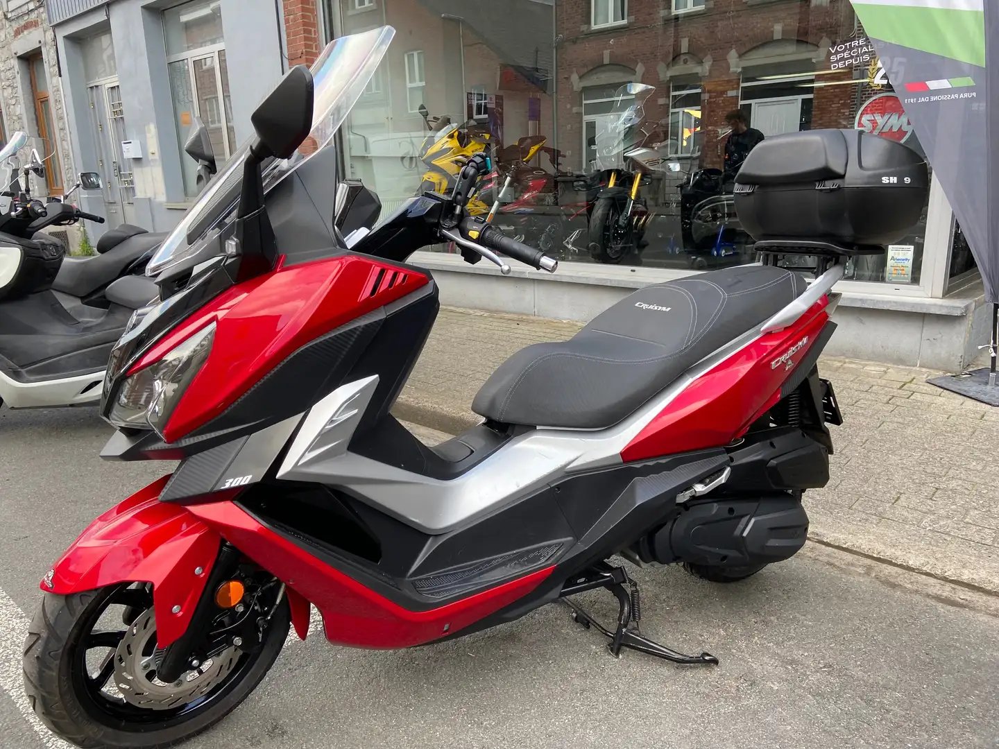 SYM Cruisym 300 Красный - 1