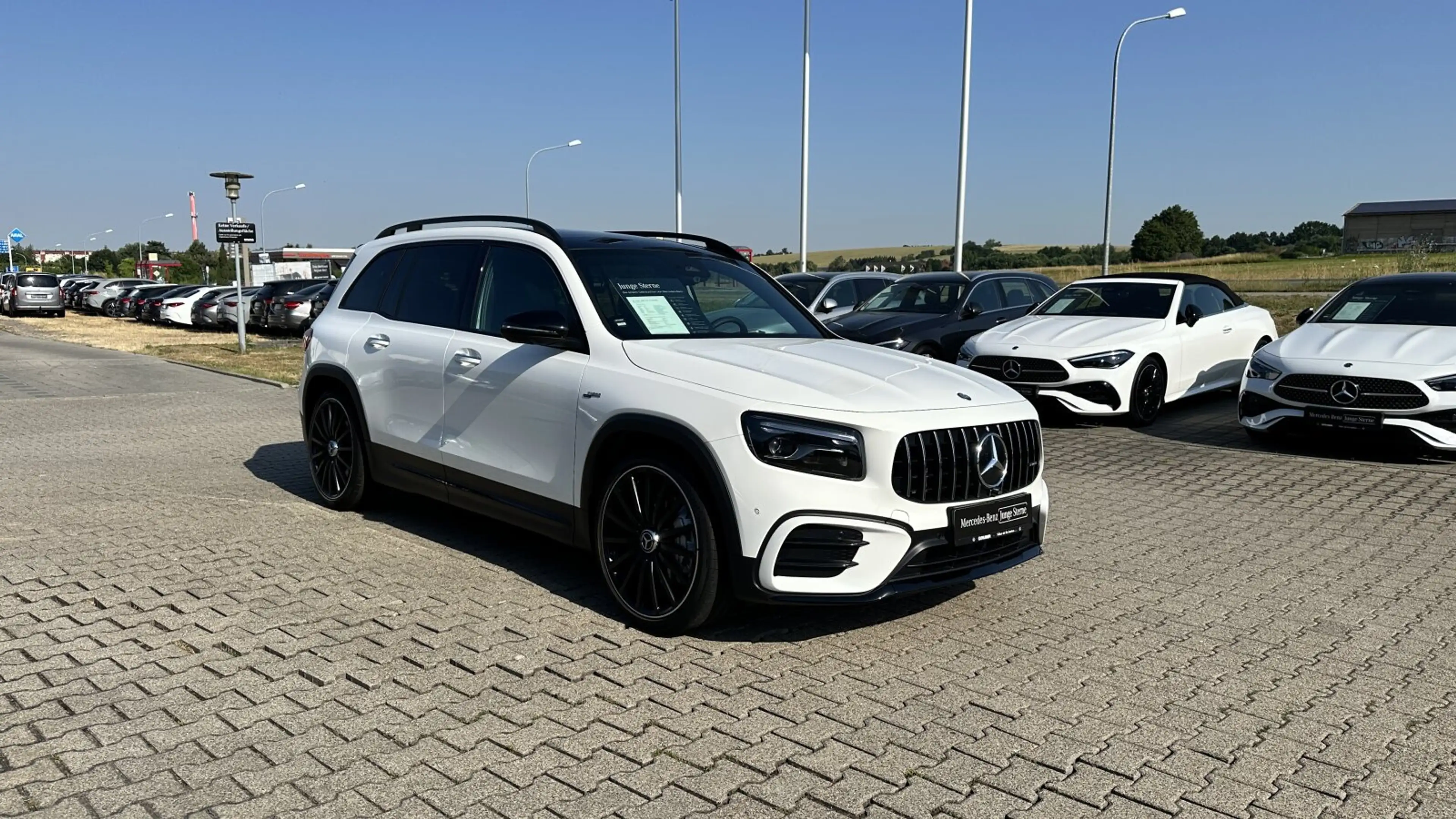 Mercedes-Benz GLB 35 AMG Mercedes-AMG GLB 35 4M Night+Pano+Multibeam+Distronic — photo 3