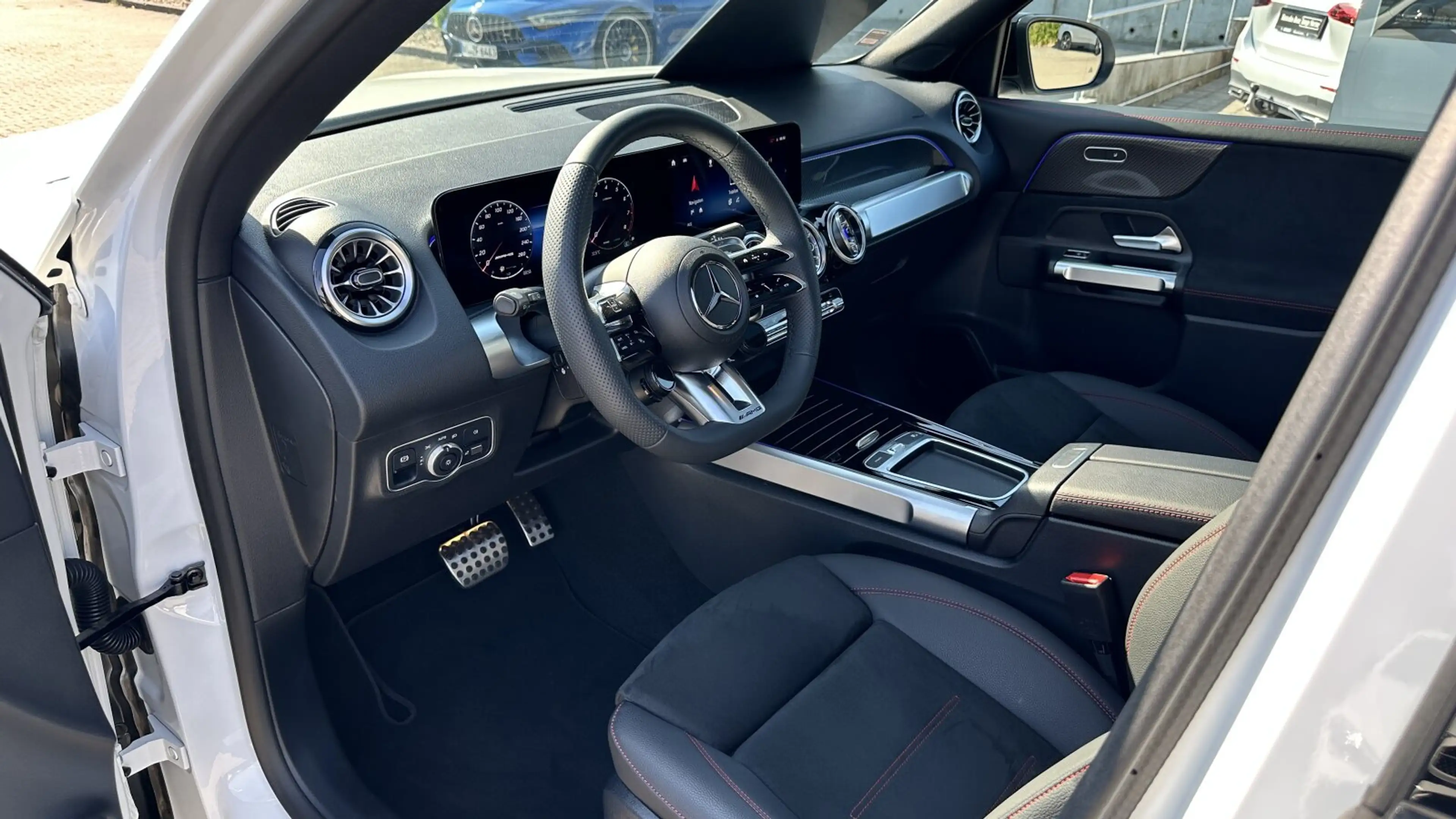 Mercedes-Benz GLB 35 AMG Mercedes-AMG GLB 35 4M Night+Pano+Multibeam+Distronic — photo 12