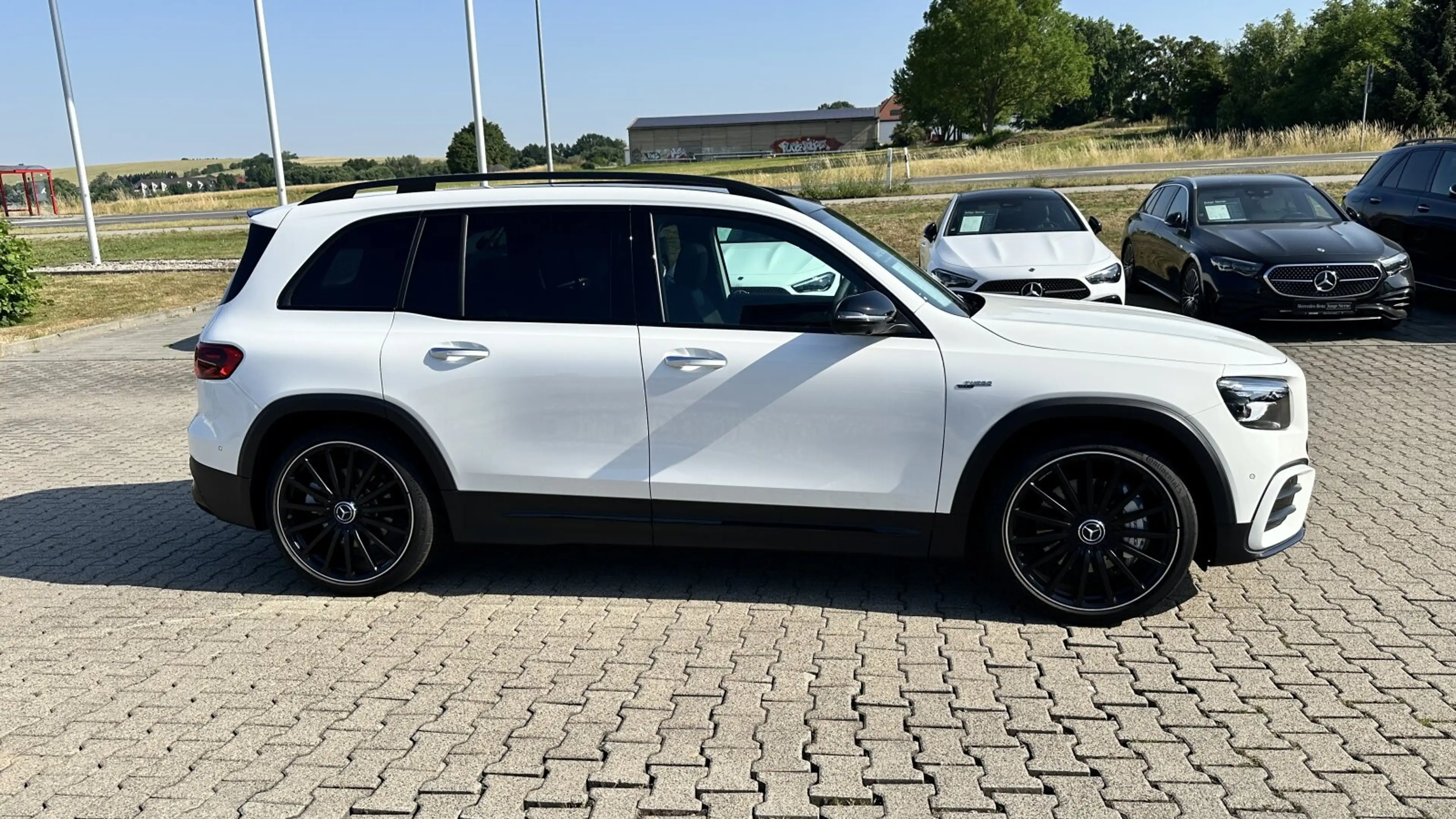 Mercedes-Benz GLB 35 AMG Mercedes-AMG GLB 35 4M Night+Pano+Multibeam+Distronic — photo 4