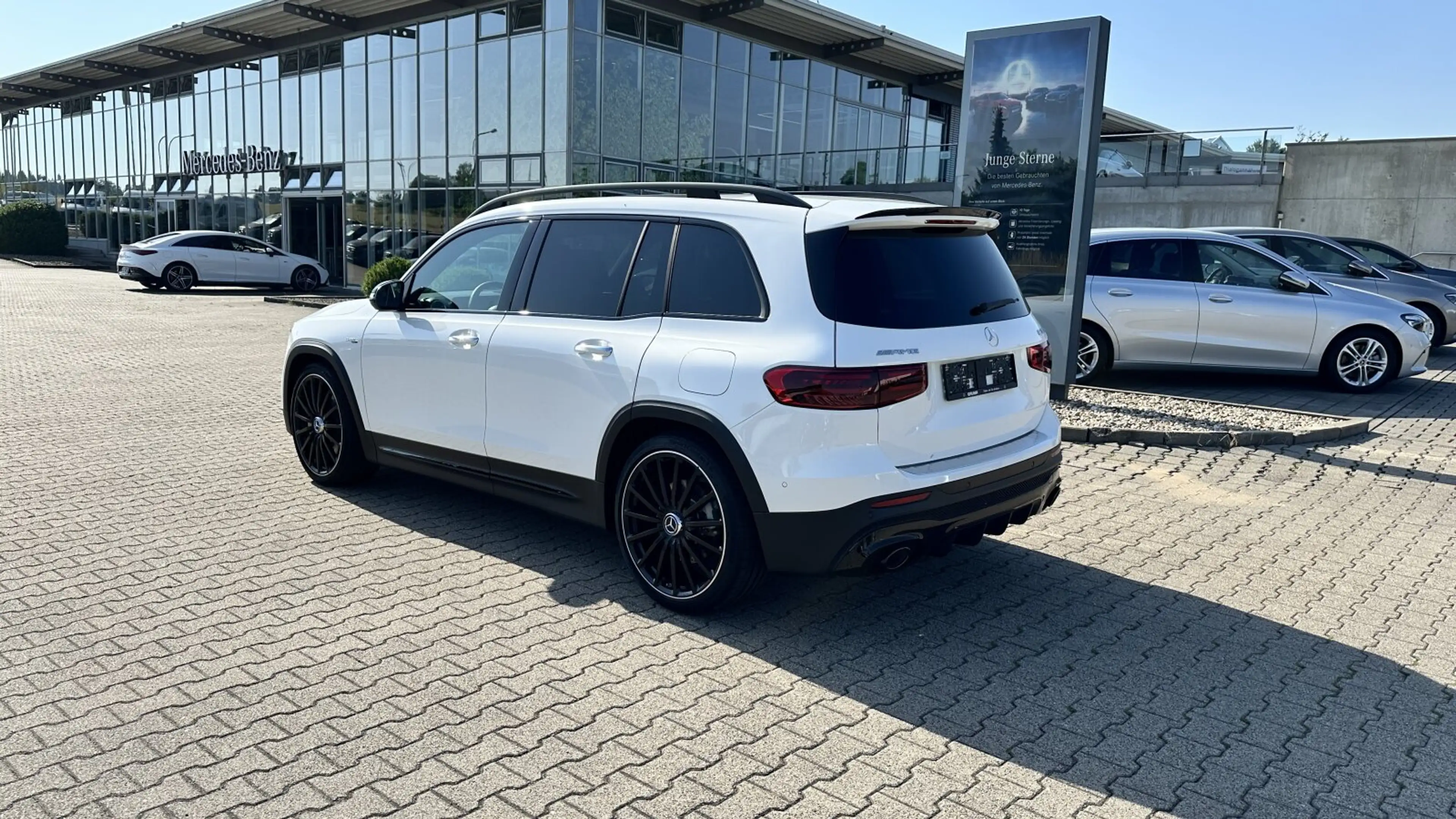 Mercedes-Benz GLB 35 AMG Mercedes-AMG GLB 35 4M Night+Pano+Multibeam+Distronic — photo 7